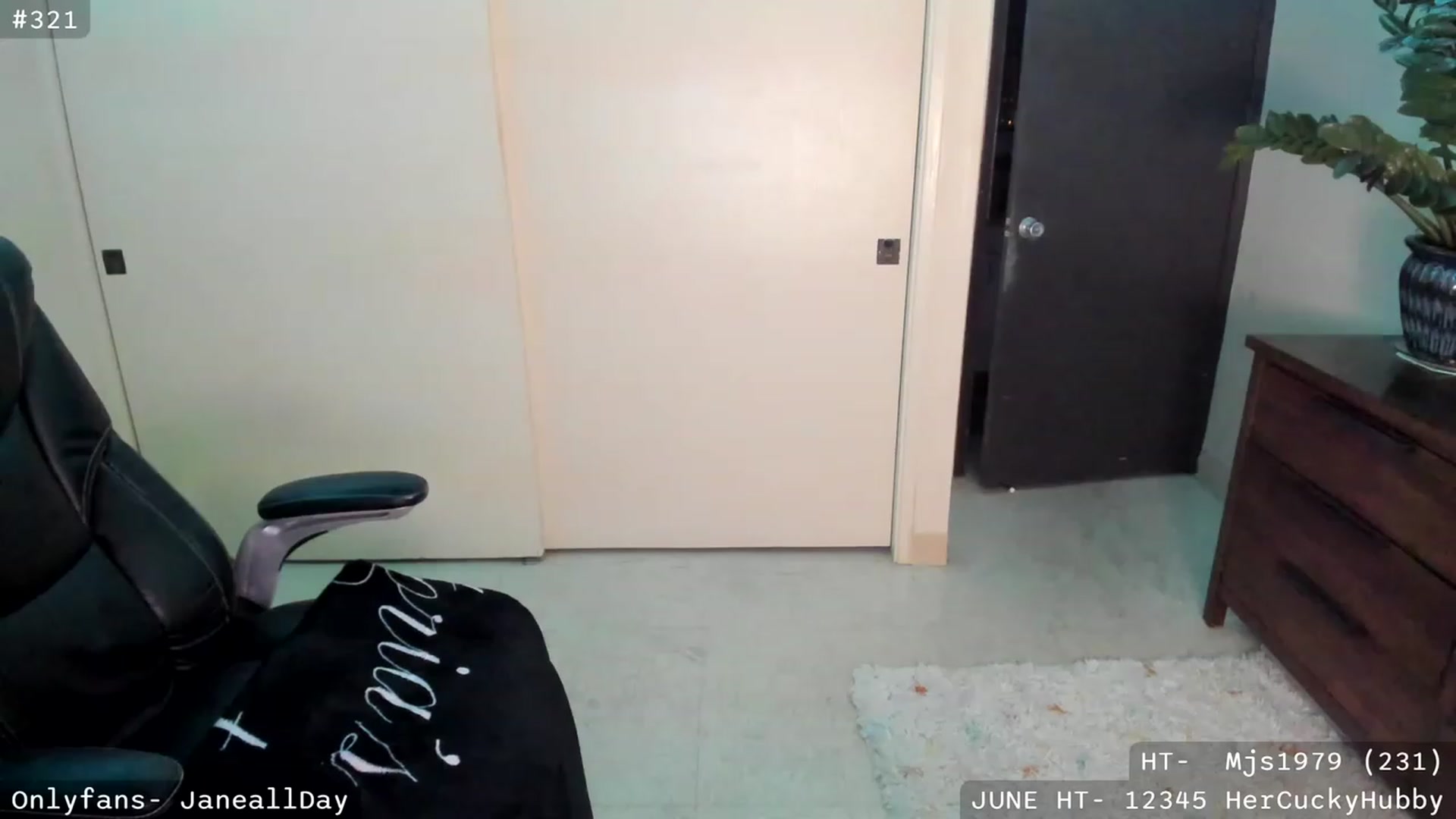 Gallery image thumbnail from JaneAllDay's myfreecams stream on, 06/20/2023, 05:59 image 15 of 20