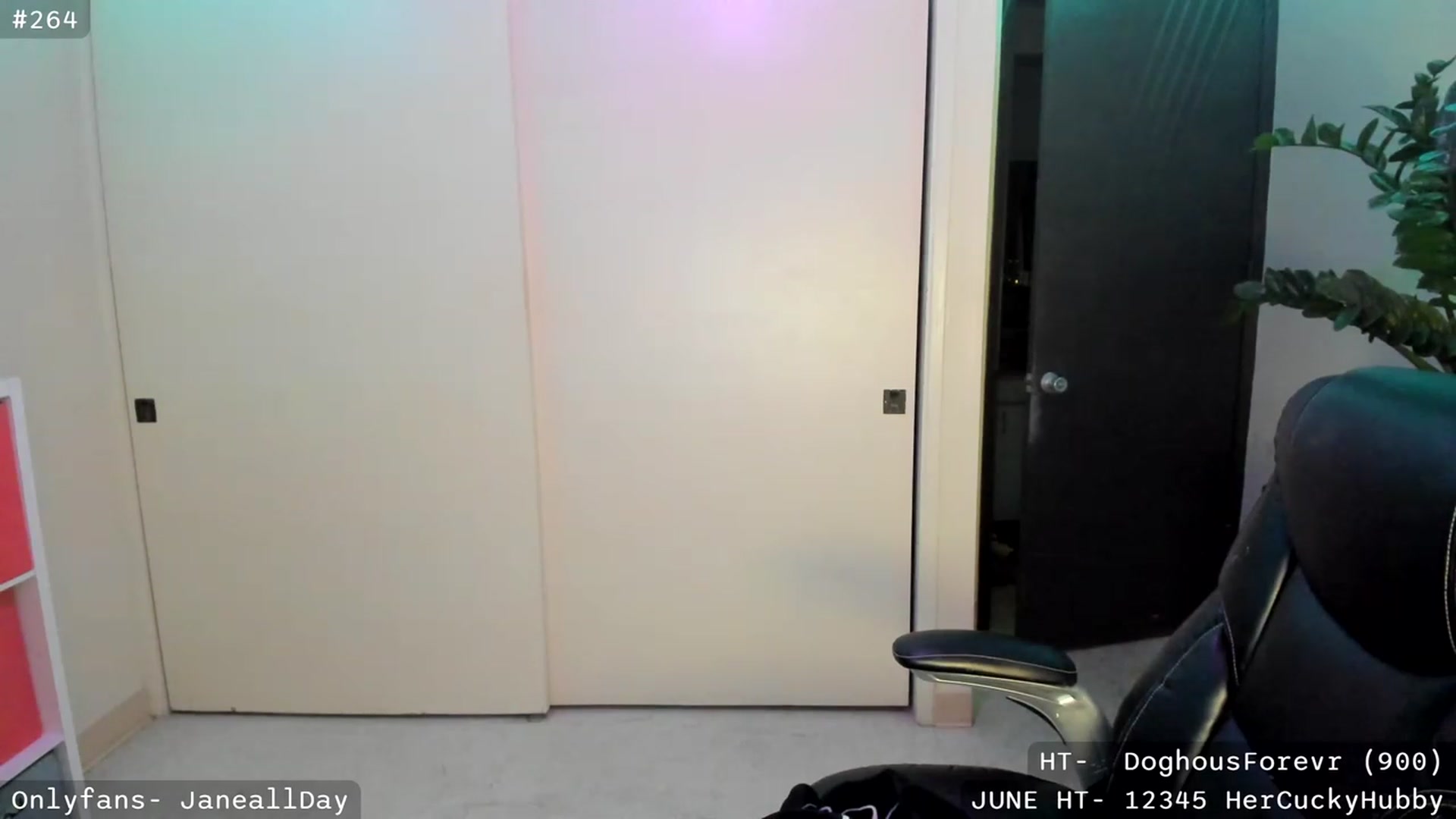 Gallery image thumbnail from JaneAllDay's myfreecams stream on, 06/21/2023, 06:21 image 16 of 20