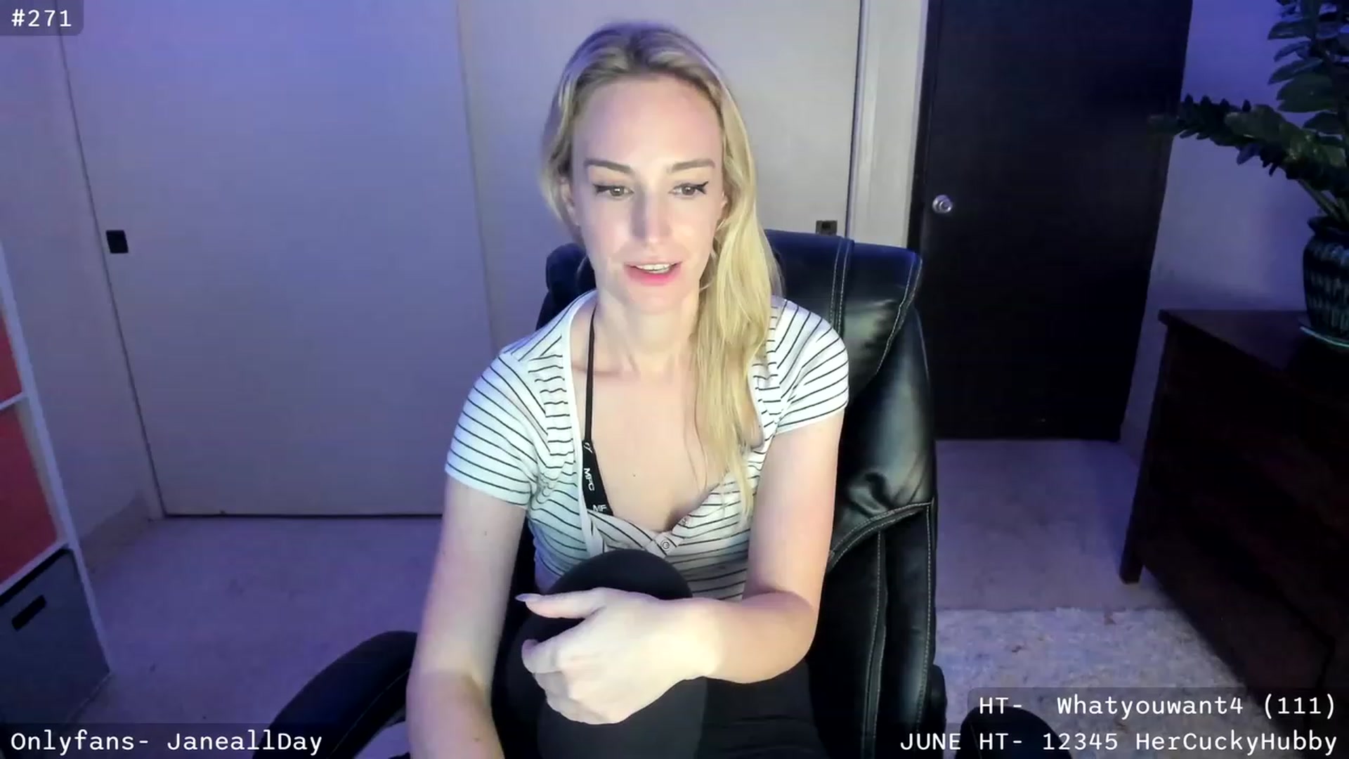 Gallery image thumbnail from JaneAllDay's myfreecams stream on, 06/29/2023, 06:28 image 9 of 20