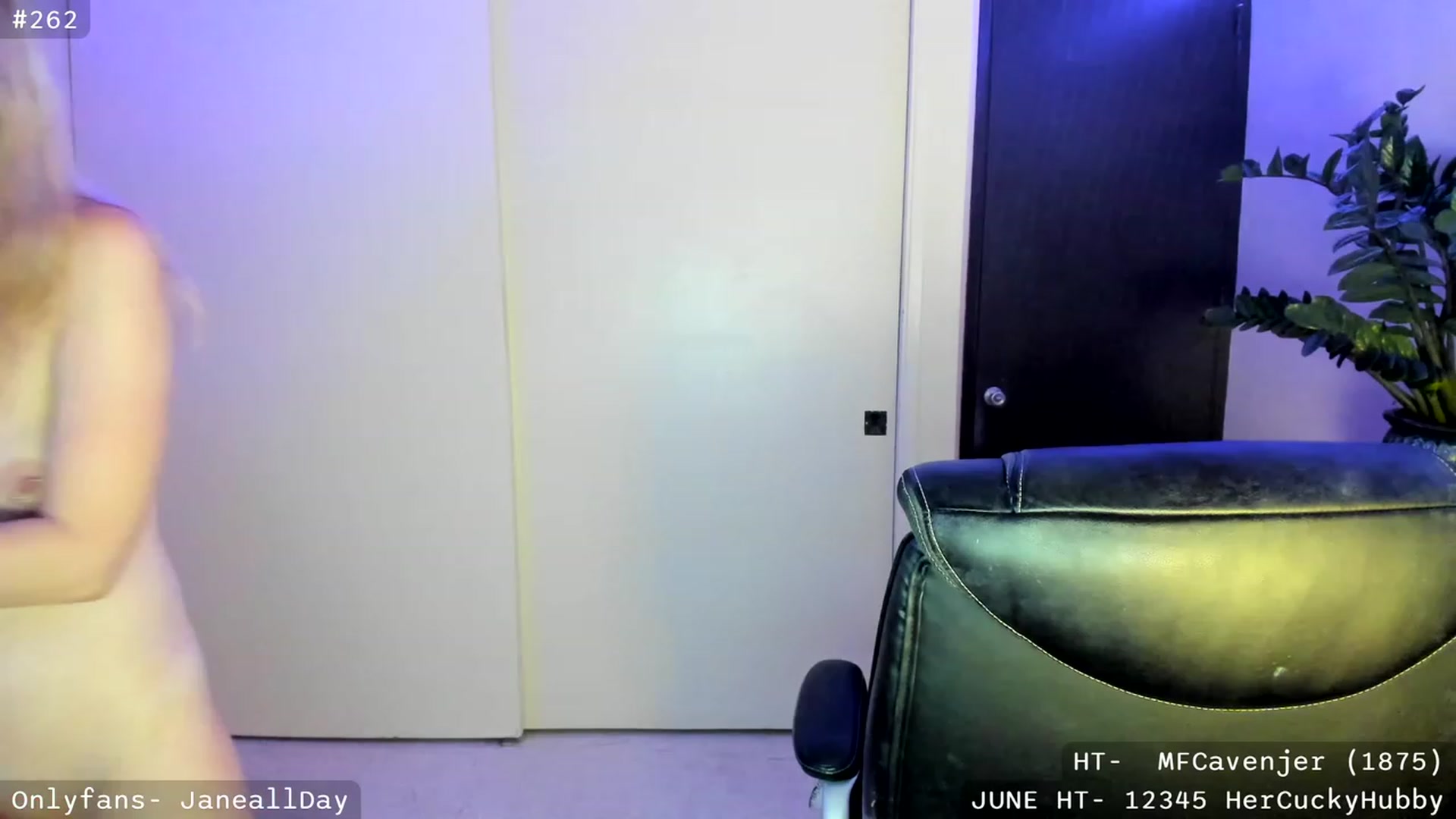 Gallery image thumbnail from JaneAllDay's myfreecams stream on, 06/30/2023, 07:00 image 4 of 20