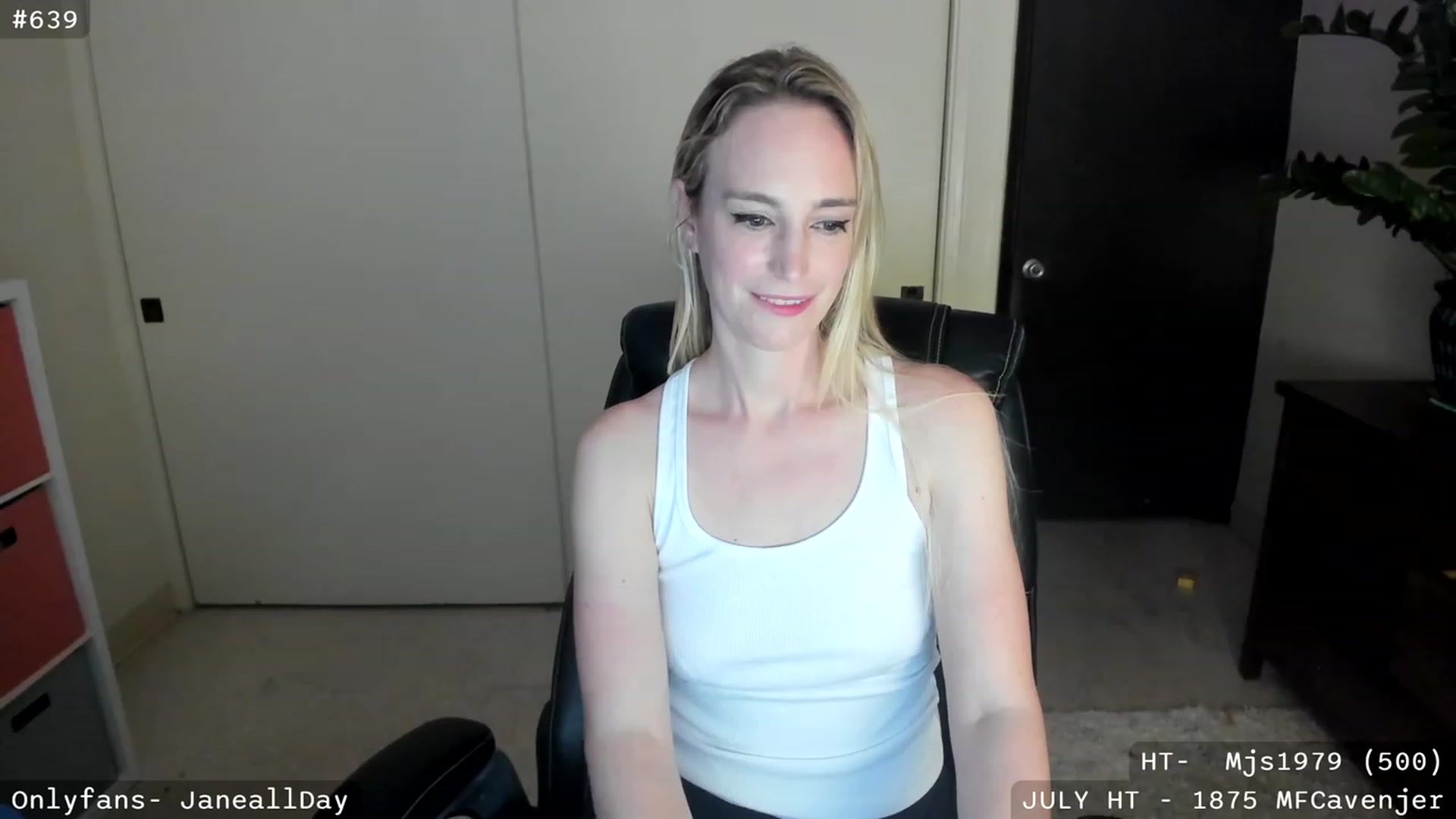Gallery image thumbnail from JaneAllDay's myfreecams stream on, 07/04/2023, 05:06 image 15 of 20
