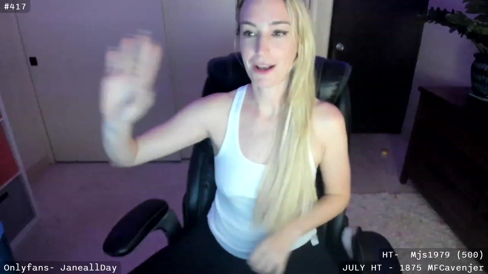 Gallery image thumbnail from JaneAllDay's myfreecams stream on, 07/04/2023, 08:19 image 1 of 20