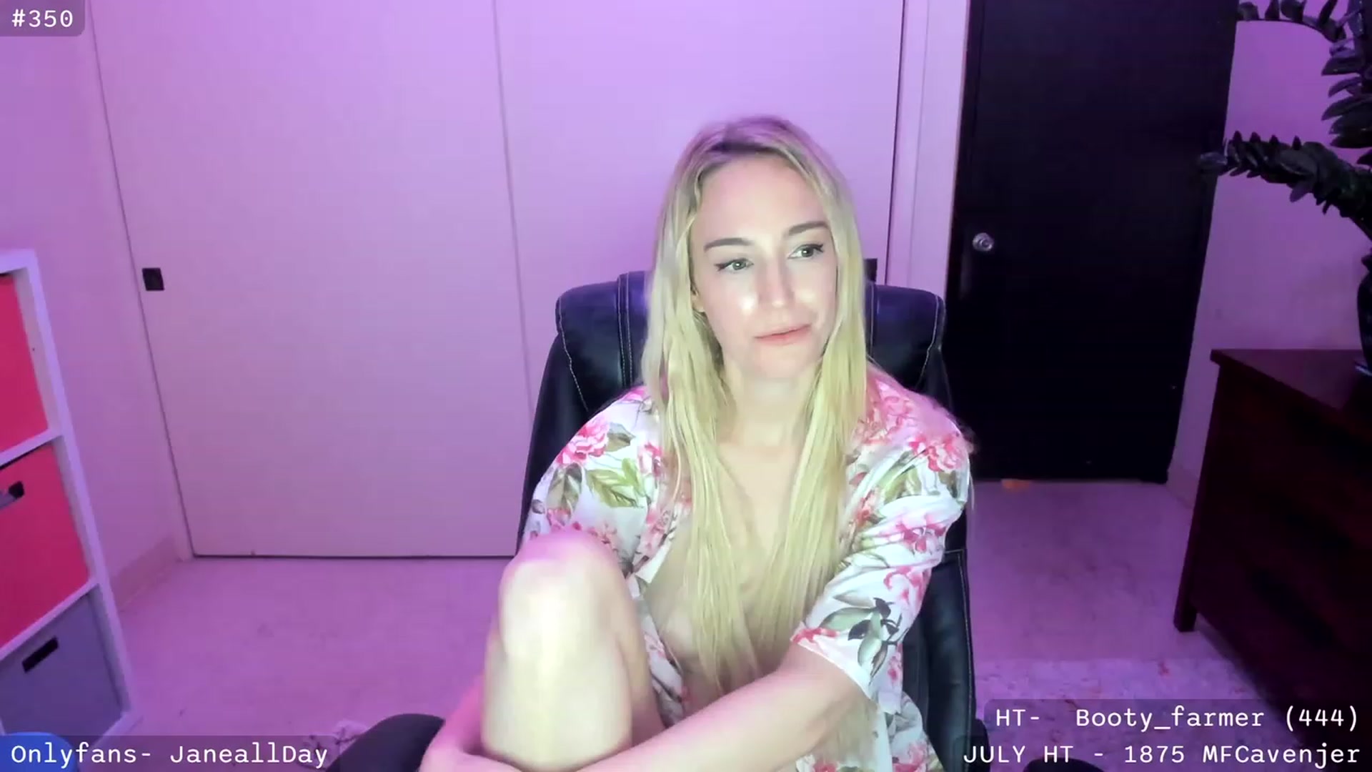 Gallery image thumbnail from JaneAllDay's myfreecams stream on, 07/06/2023, 06:07 image 11 of 20