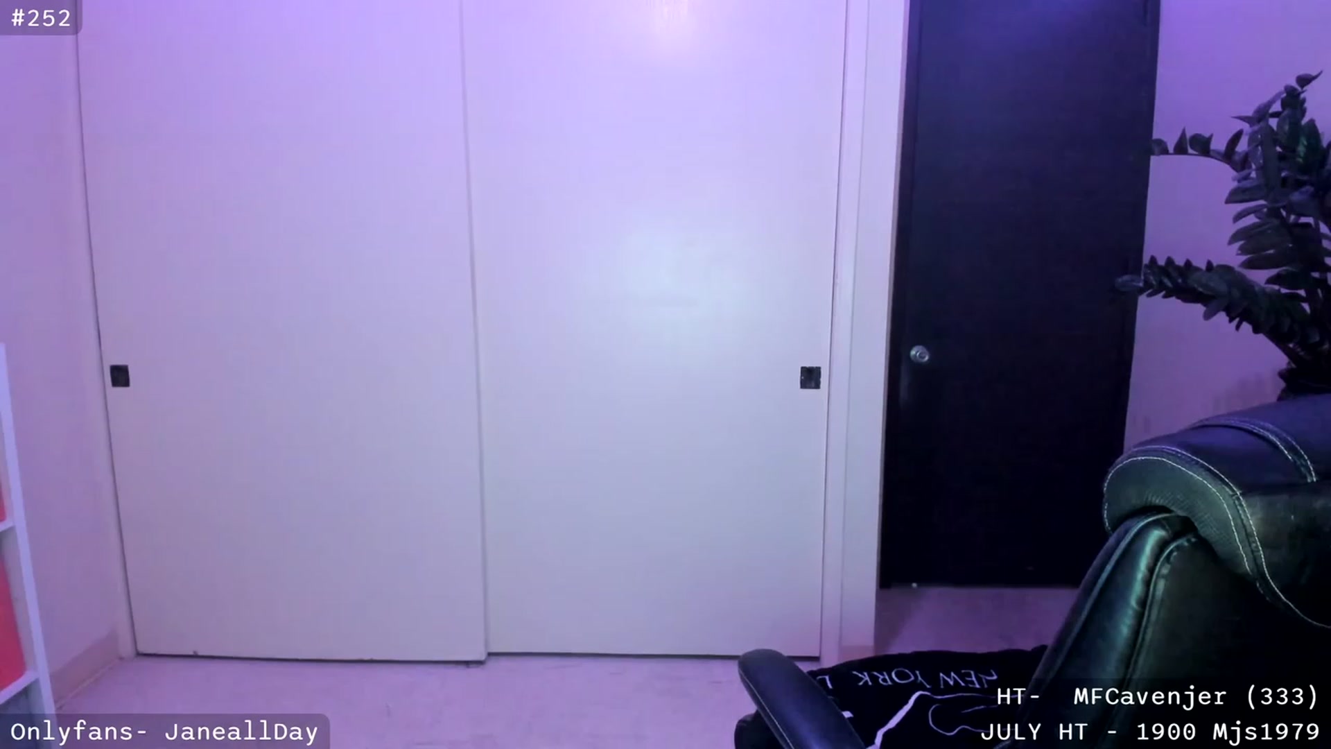 Gallery image thumbnail from JaneAllDay's myfreecams stream on, 07/12/2023, 05:51 image 15 of 20