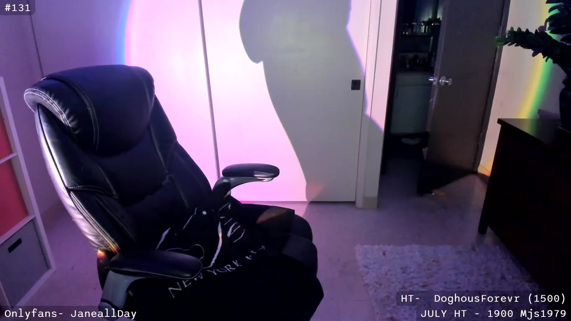 Gallery image thumbnail from JaneAllDay's myfreecams stream on, 07/14/2023, 07:16 image 1 of 20