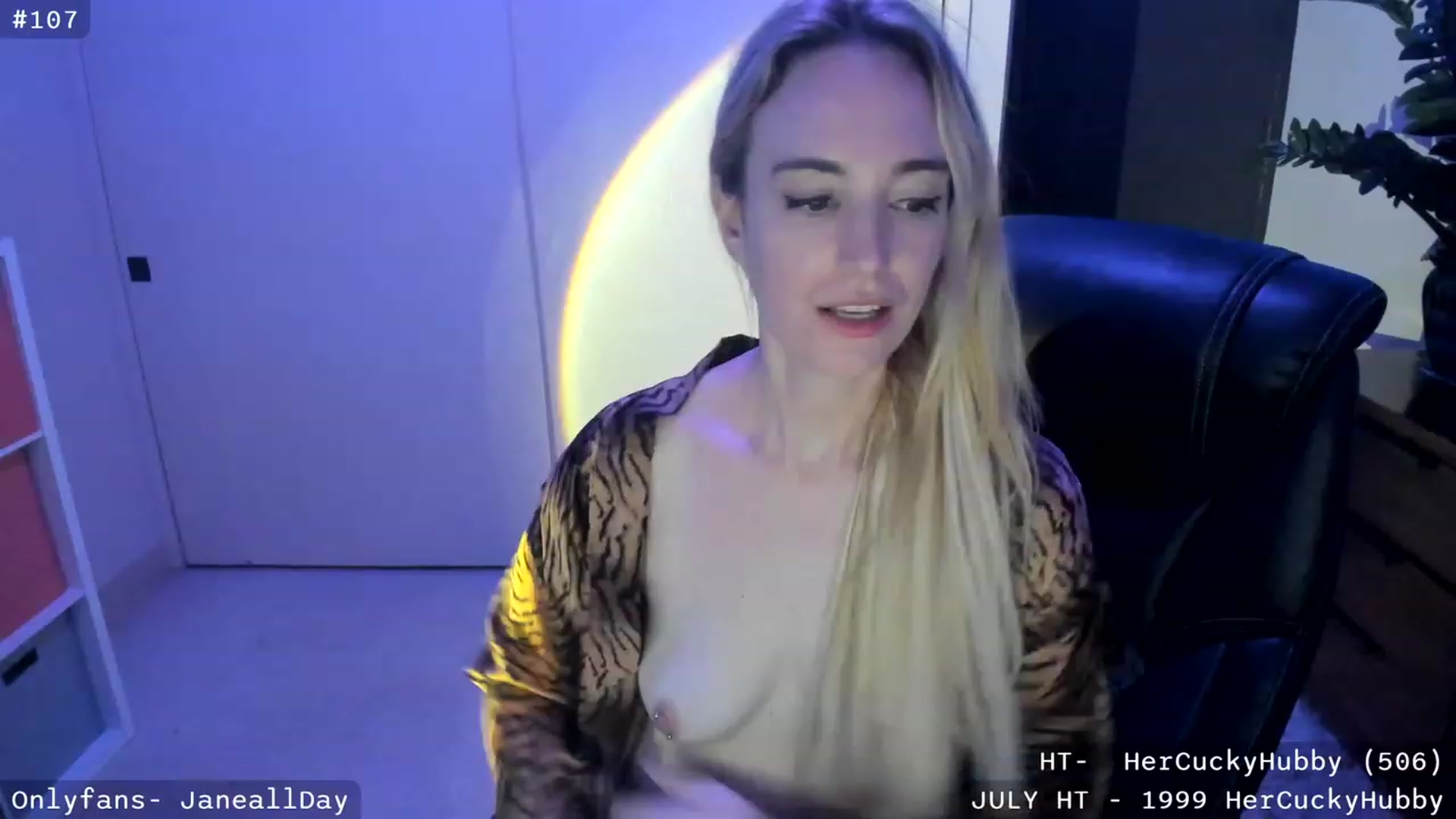 Gallery image thumbnail from JaneAllDay's myfreecams stream on, 07/23/2023, 07:41 image 5 of 20