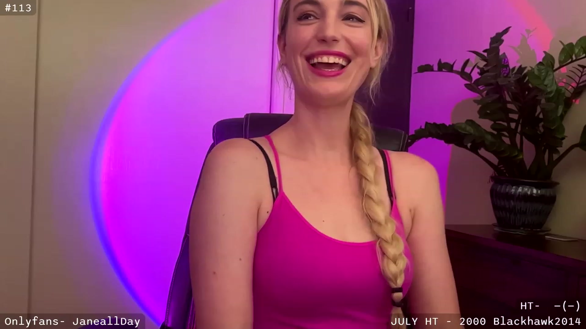 Gallery image thumbnail from JaneAllDay's myfreecams stream on, 07/27/2023, 03:41 image 15 of 20