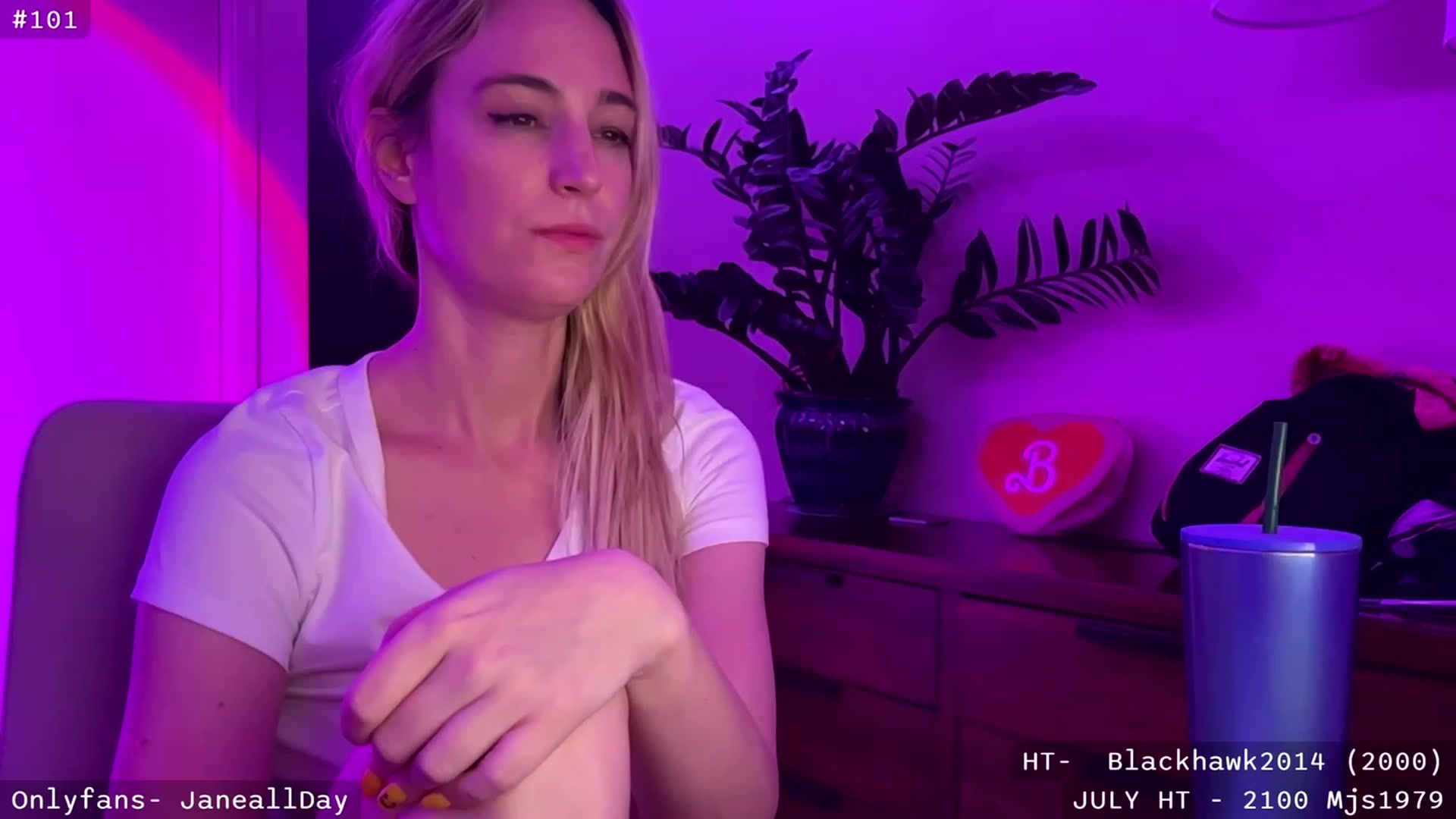Gallery image thumbnail from JaneAllDay's myfreecams stream on, 07/29/2023, 06:44 image 16 of 20