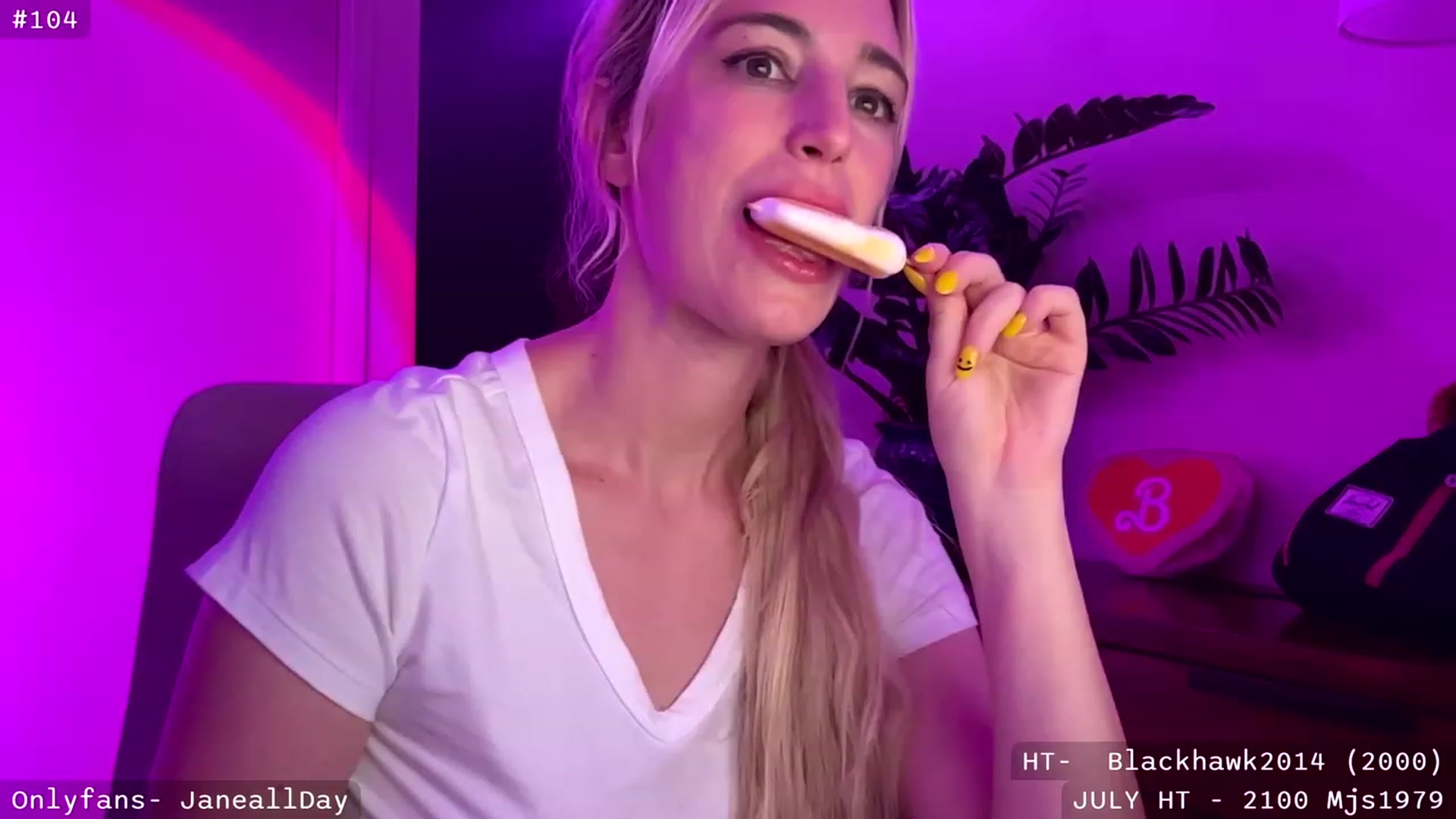Gallery image thumbnail from JaneAllDay's myfreecams stream on, 07/29/2023, 06:44 image 7 of 20