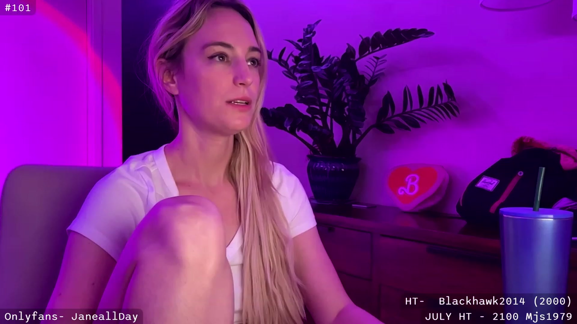 Gallery image thumbnail from JaneAllDay's myfreecams stream on, 07/29/2023, 06:44 image 17 of 20