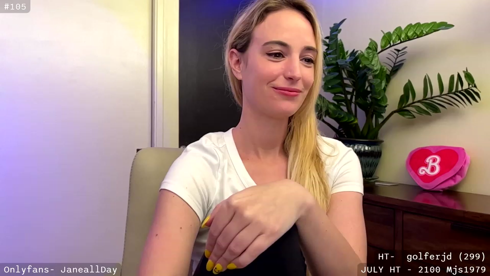 Gallery image thumbnail from JaneAllDay's myfreecams stream on, 07/31/2023, 02:47 image 12 of 20