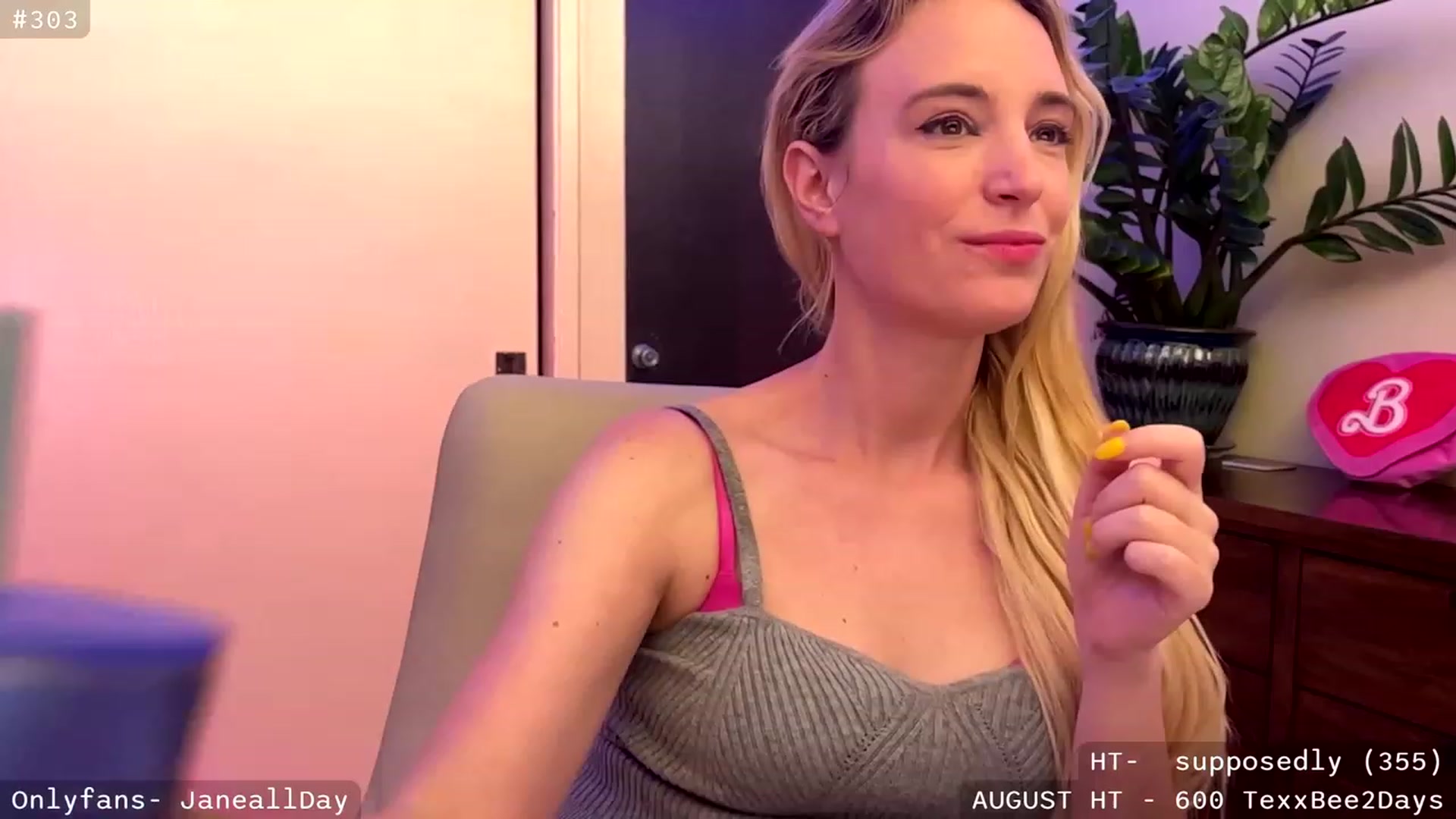 Gallery image thumbnail from JaneAllDay's myfreecams stream on, 08/04/2023, 02:48 image 15 of 20
