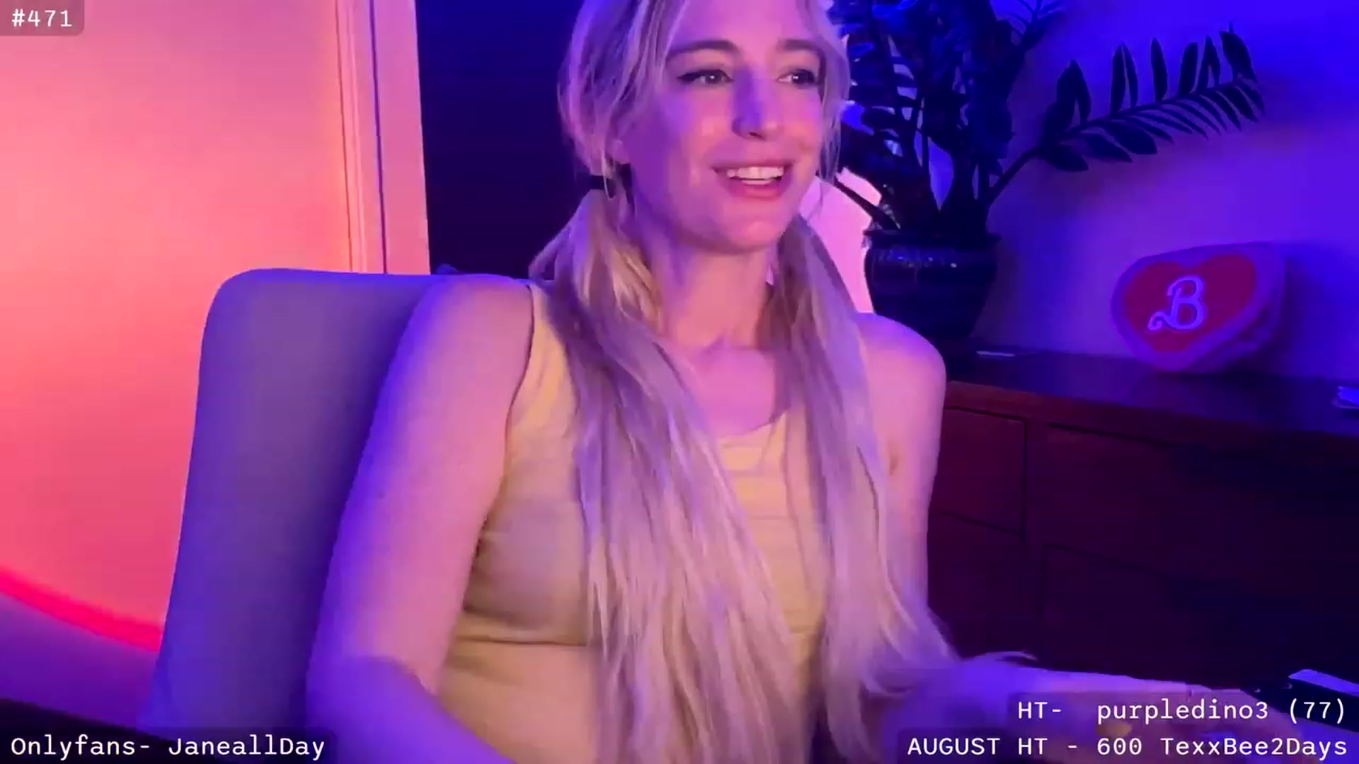 Gallery image thumbnail from JaneAllDay's myfreecams stream on, 08/05/2023, 05:34 image 17 of 20