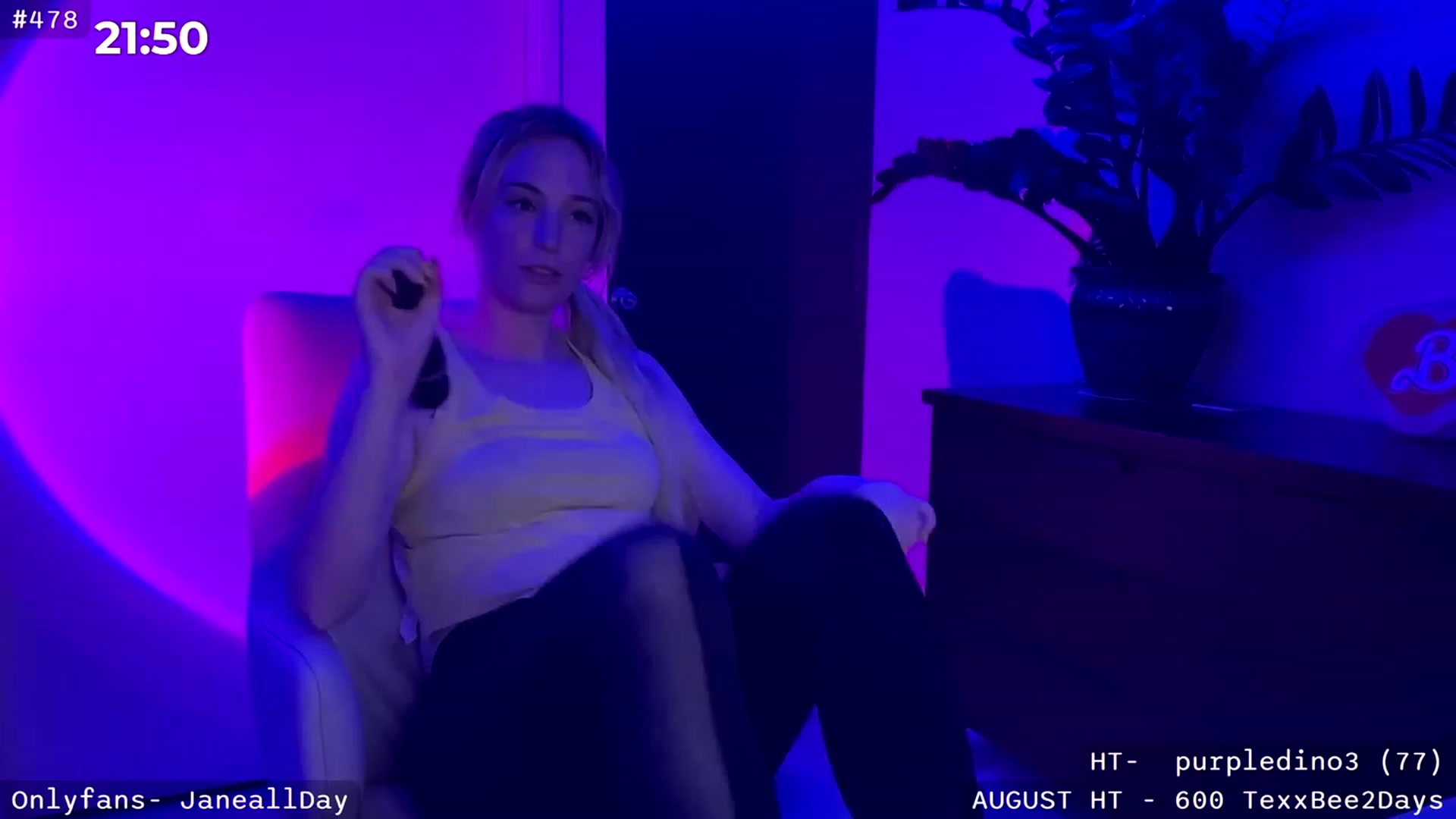 Gallery image thumbnail from JaneAllDay's myfreecams stream on, 08/05/2023, 07:06 image 3 of 20