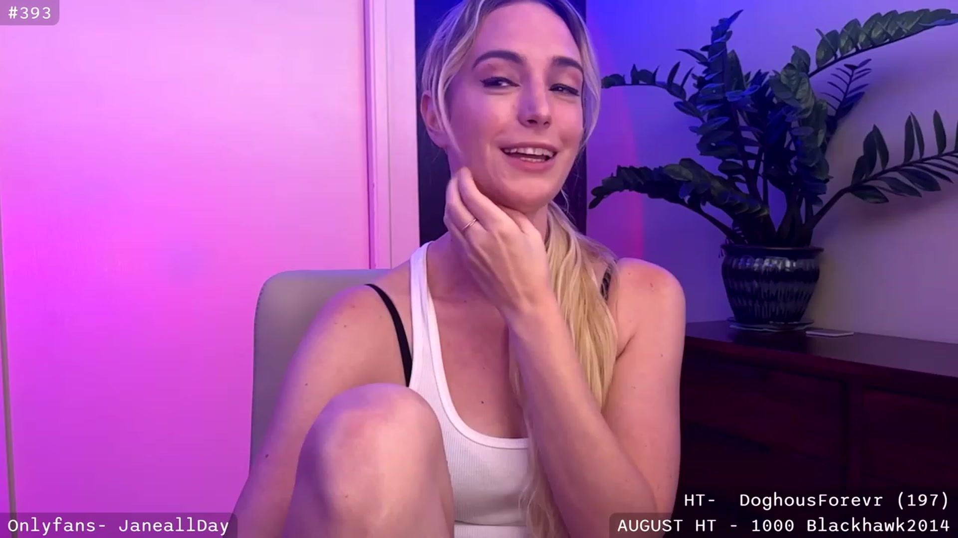 Gallery image thumbnail from JaneAllDay's myfreecams stream on, 08/07/2023, 02:57 image 9 of 20