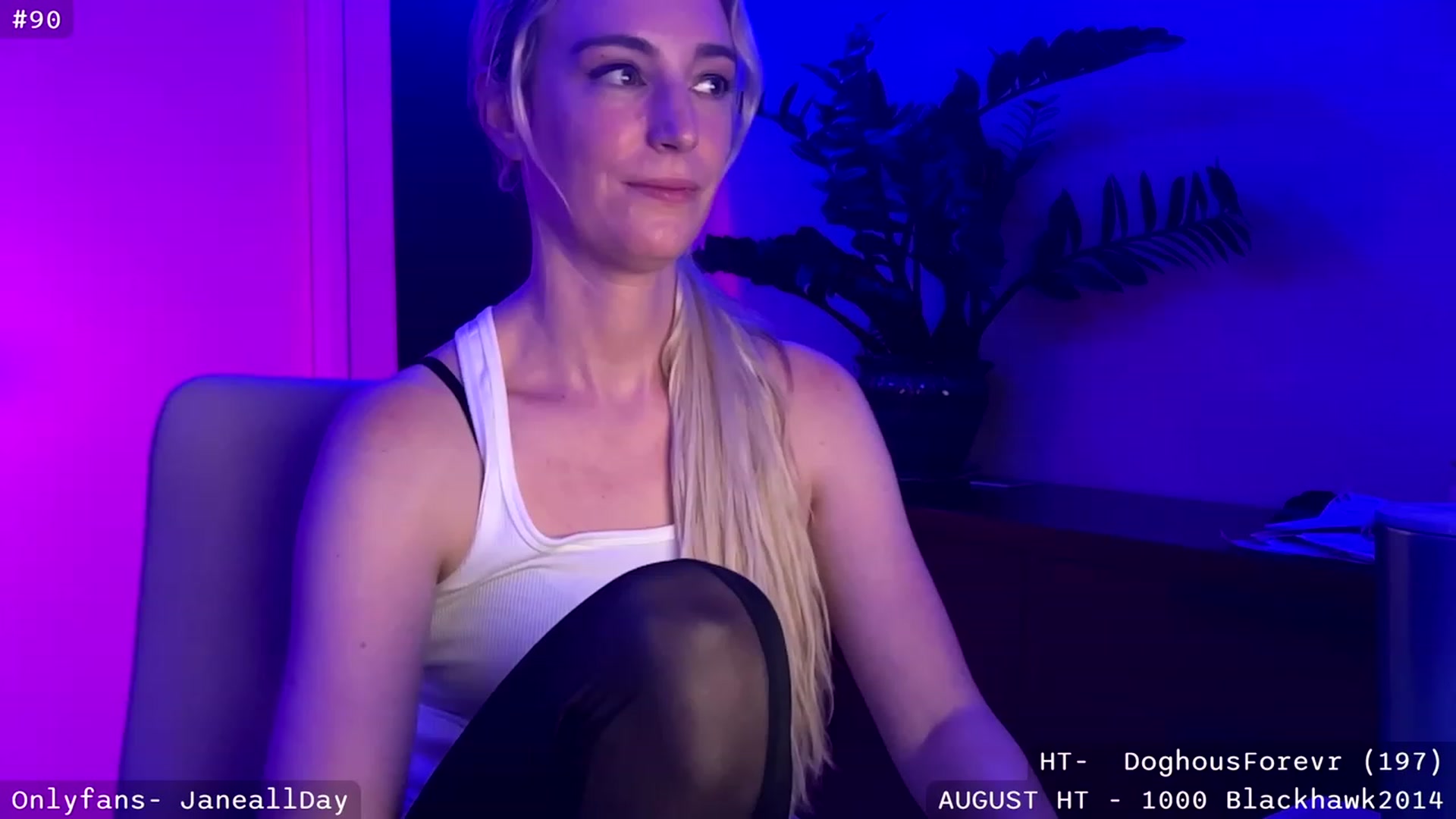 Gallery image thumbnail from JaneAllDay's myfreecams stream on, 08/07/2023, 05:50 image 10 of 20