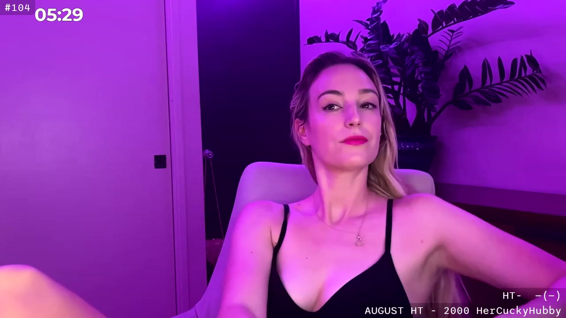 Gallery image thumbnail from JaneAllDay's myfreecams stream on, 08/19/2023, 05:42 image 4 of 20