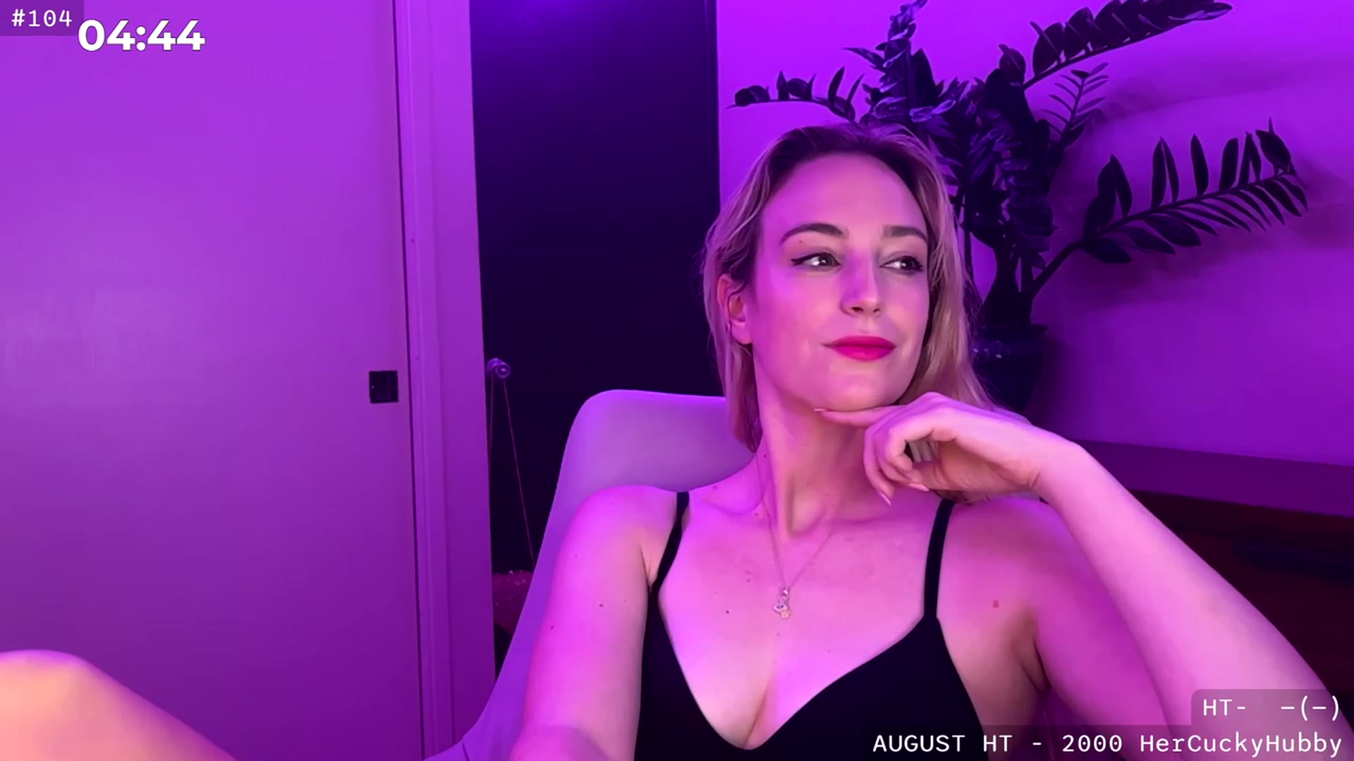 Gallery image thumbnail from JaneAllDay's myfreecams stream on, 08/19/2023, 05:42 image 5 of 20