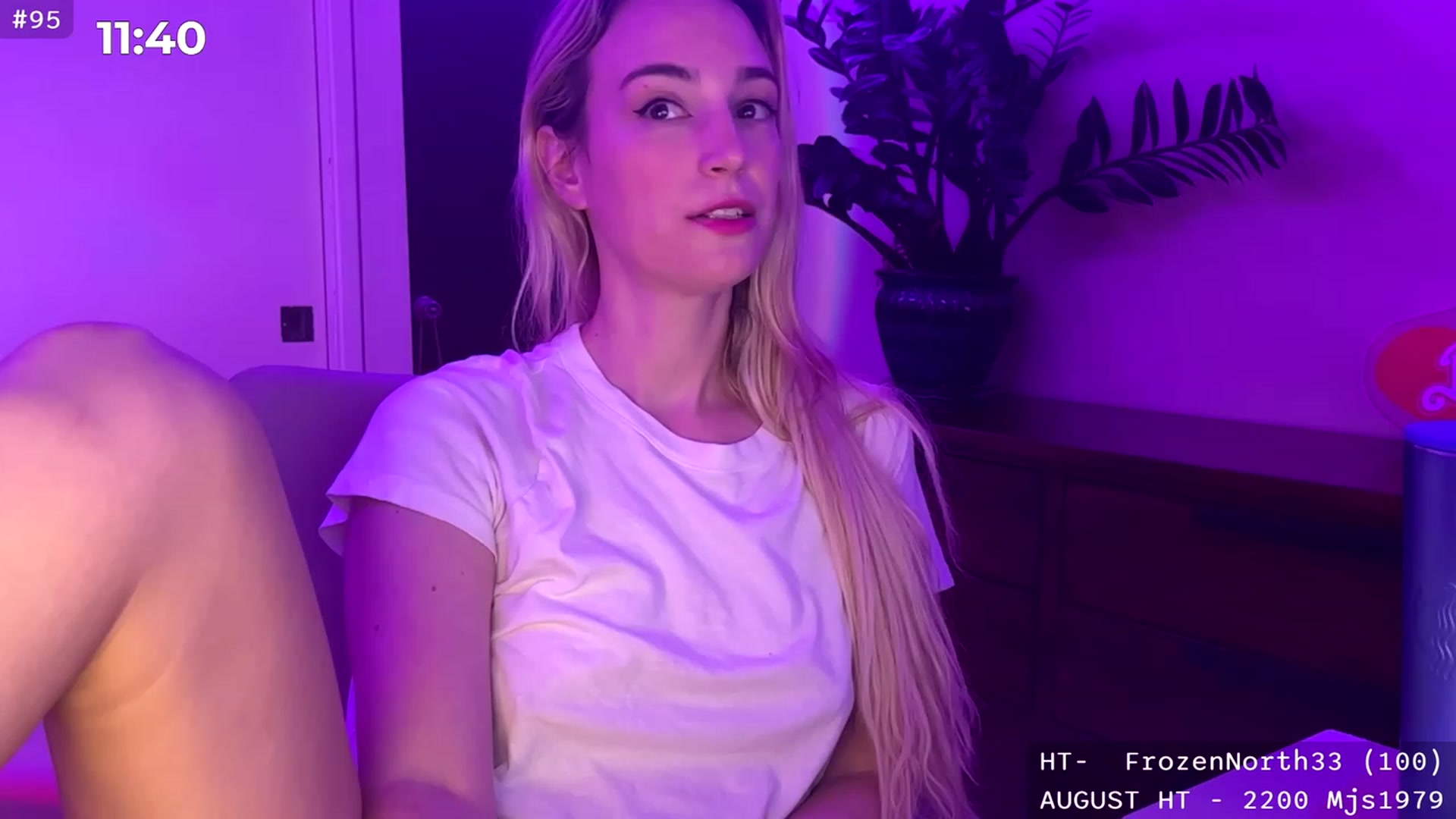Gallery image thumbnail from JaneAllDay's myfreecams stream on, 08/23/2023, 05:58 image 9 of 20