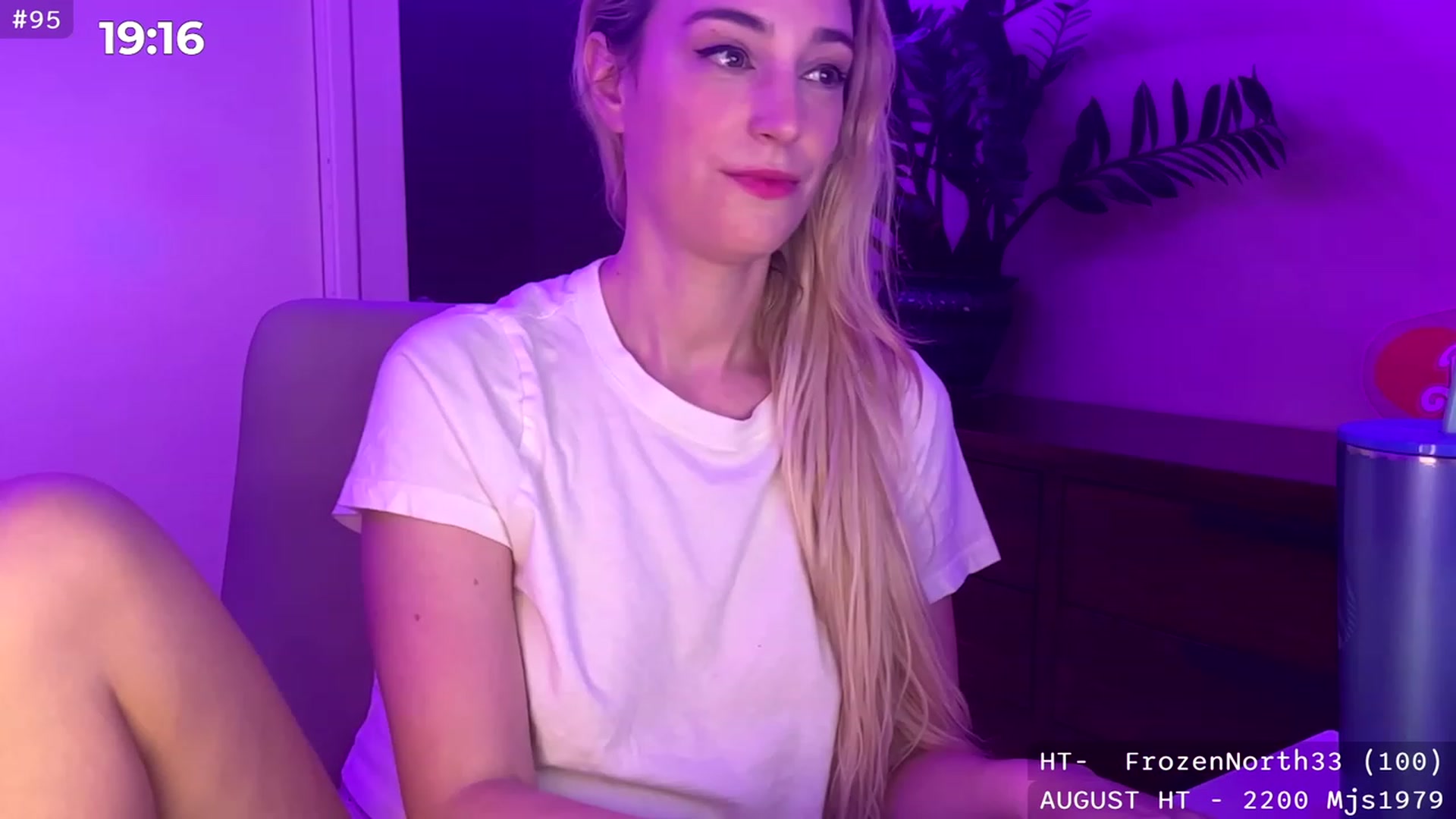 Gallery image thumbnail from JaneAllDay's myfreecams stream on, 08/23/2023, 05:58 image 3 of 20