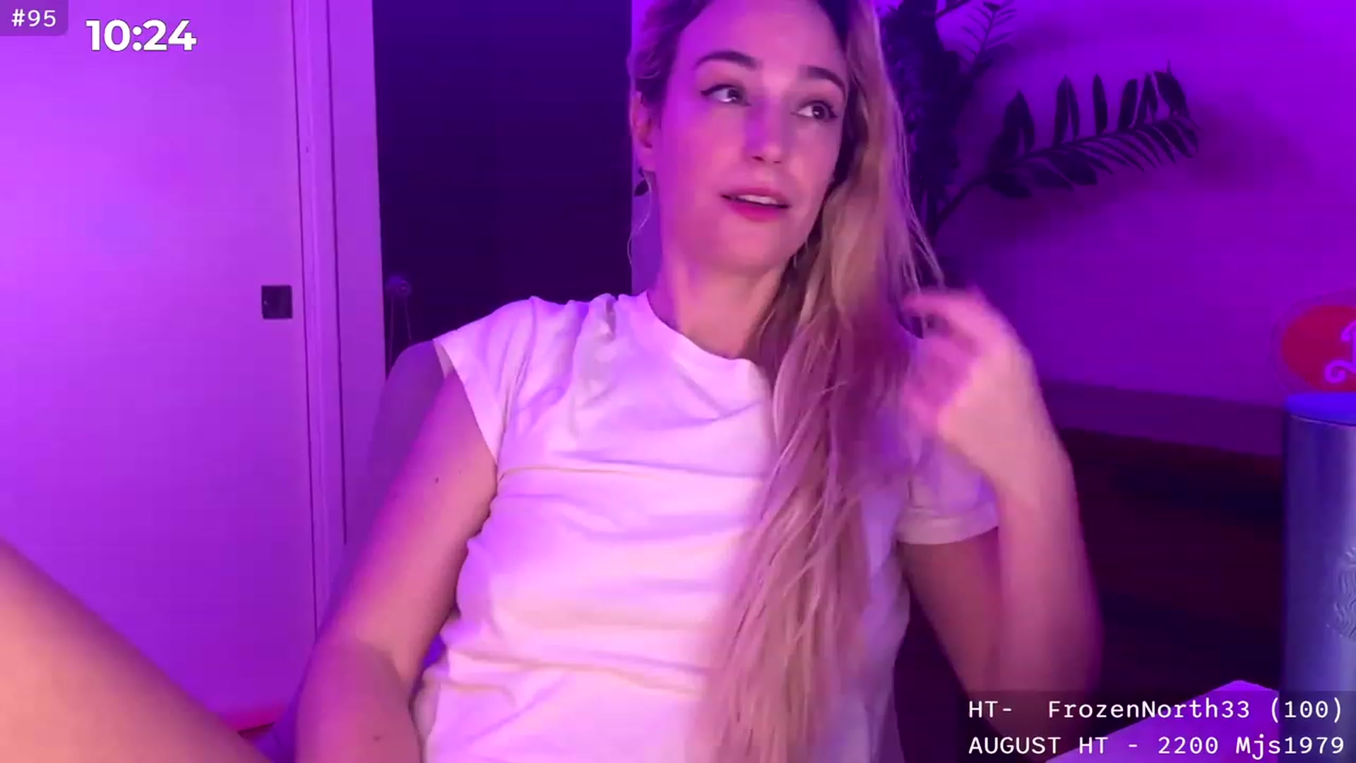 Gallery image thumbnail from JaneAllDay's myfreecams stream on, 08/23/2023, 05:58 image 10 of 20