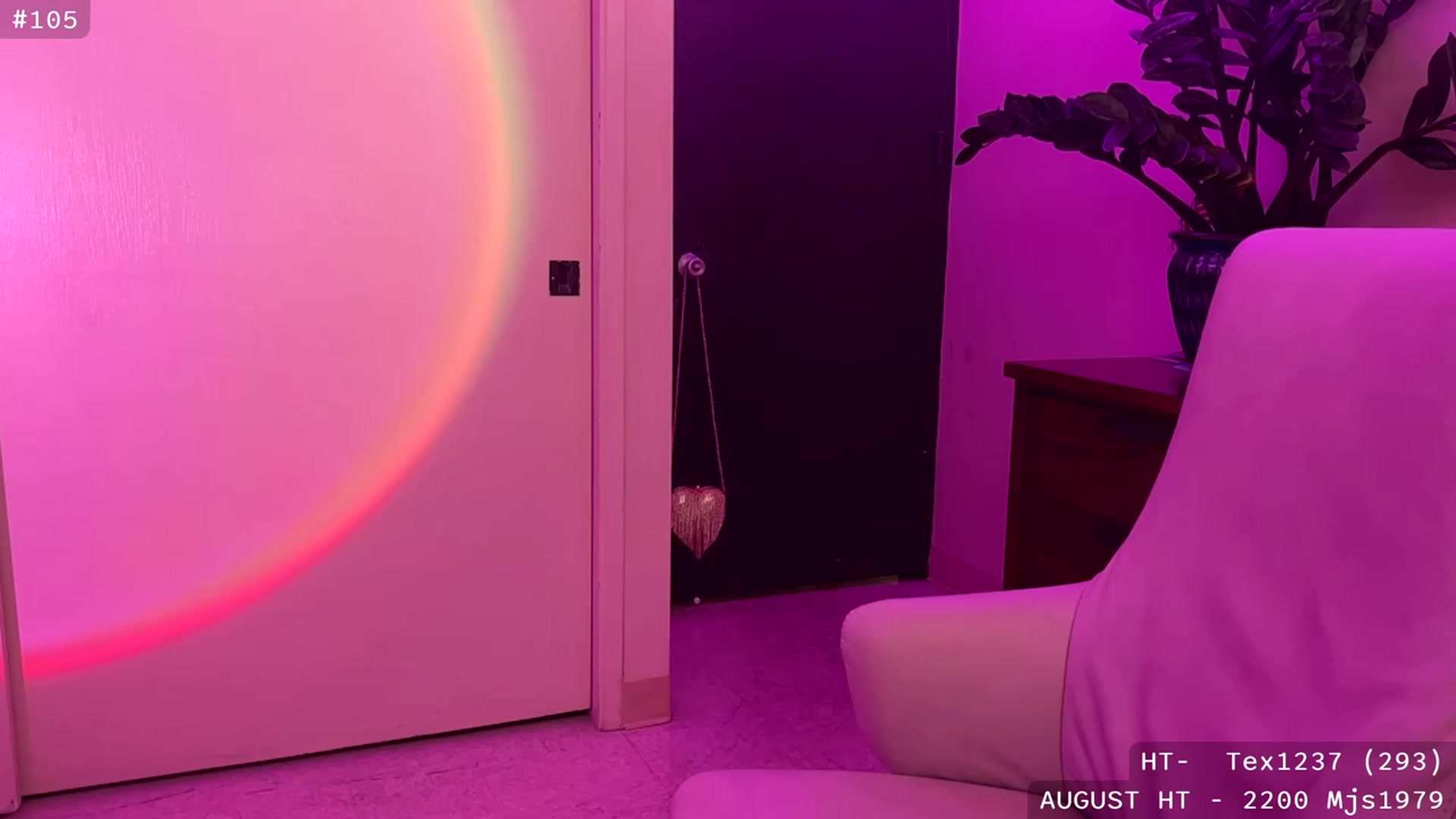 Gallery image thumbnail from JaneAllDay's myfreecams stream on, 08/25/2023, 05:54 image 7 of 20