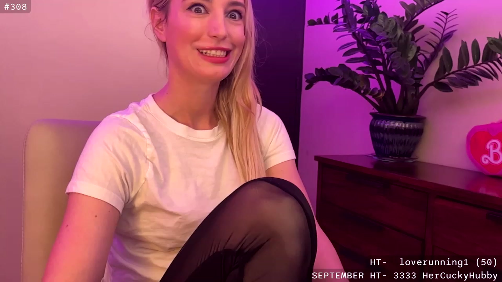 Gallery image thumbnail from JaneAllDay's myfreecams stream on, 09/13/2023, 03:46 image 9 of 20