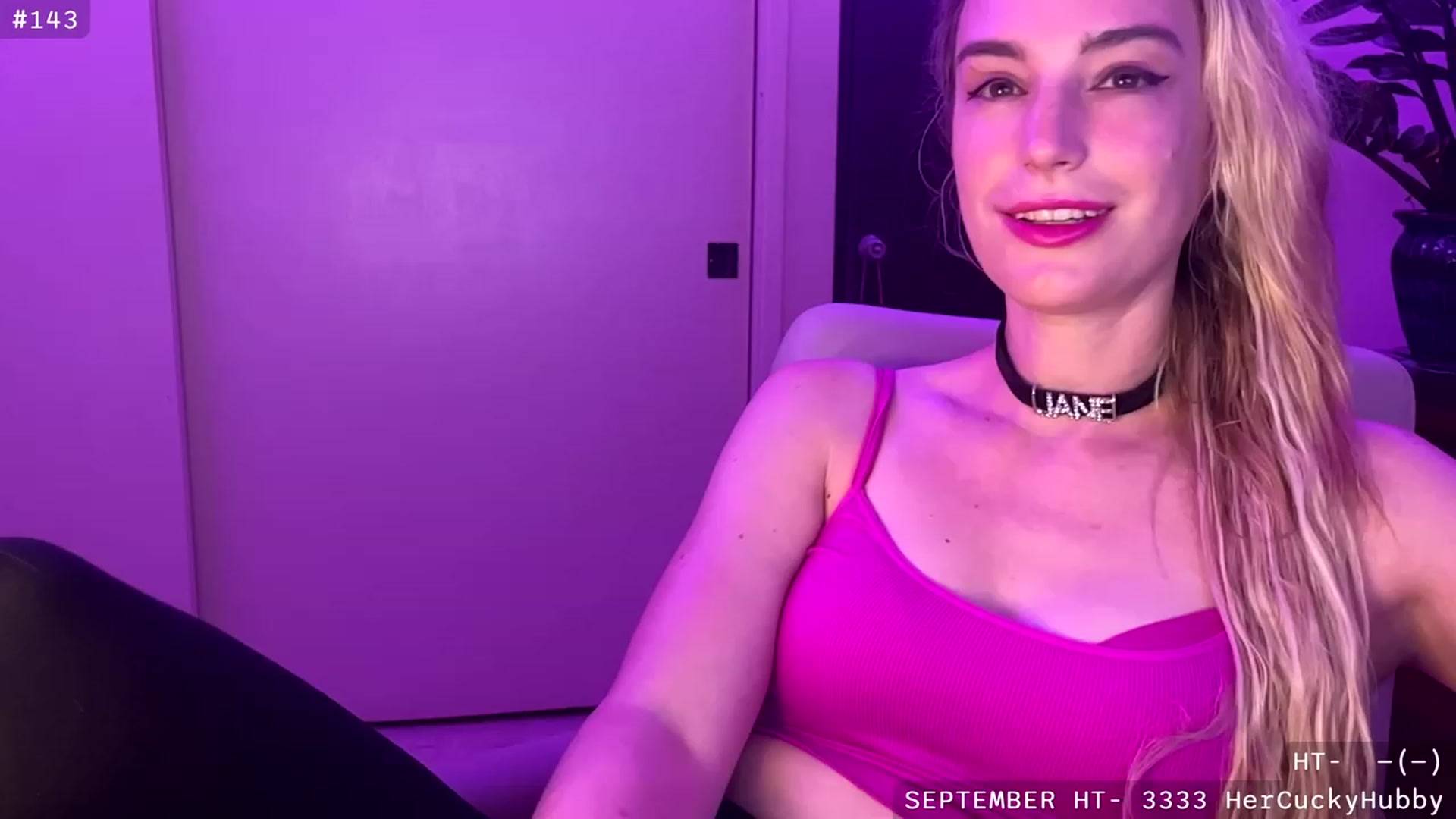 Gallery image thumbnail from JaneAllDay's myfreecams stream on, 09/19/2023, 07:01 image 9 of 20