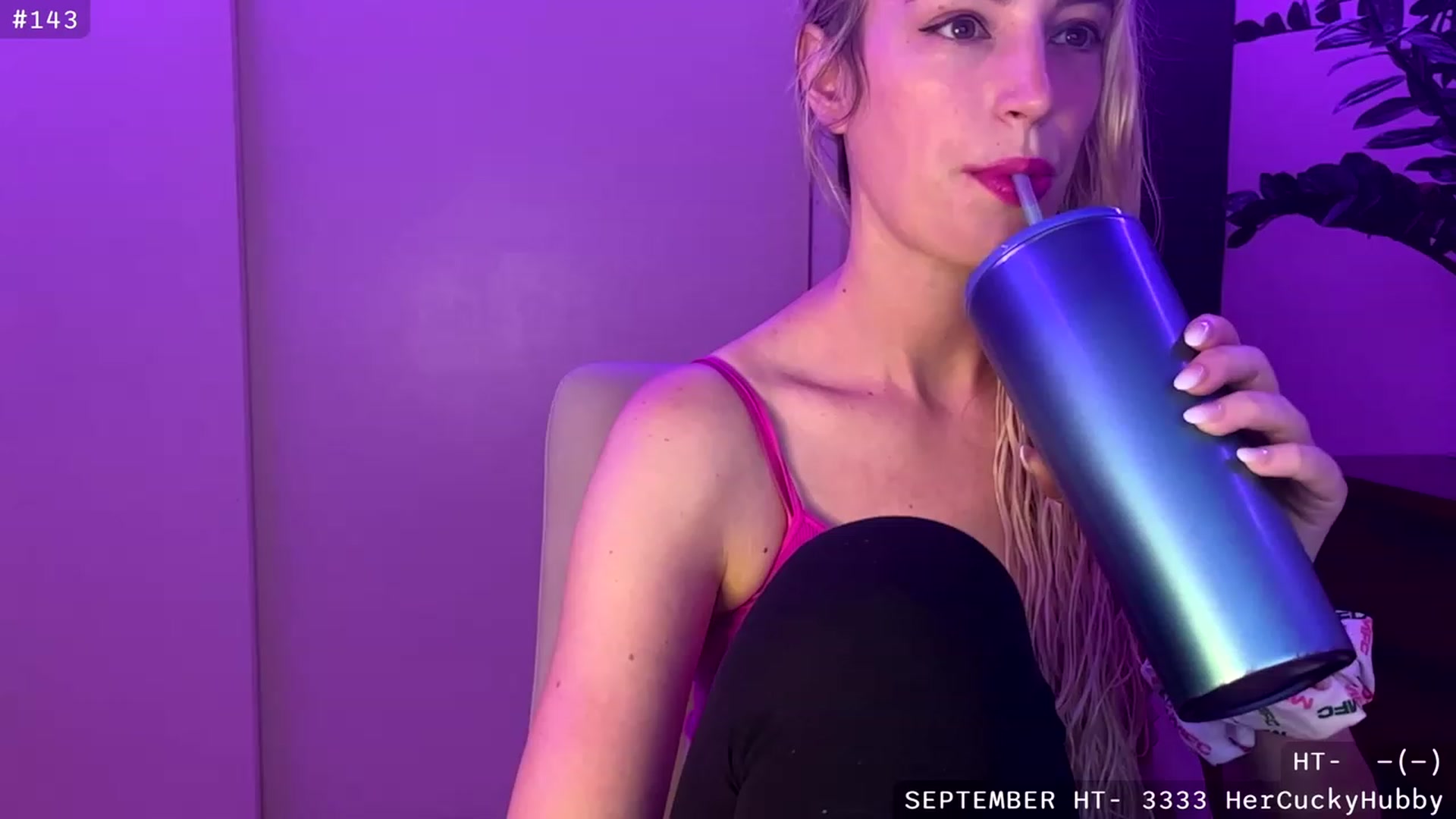 Gallery image thumbnail from JaneAllDay's myfreecams stream on, 09/19/2023, 07:01 image 6 of 20