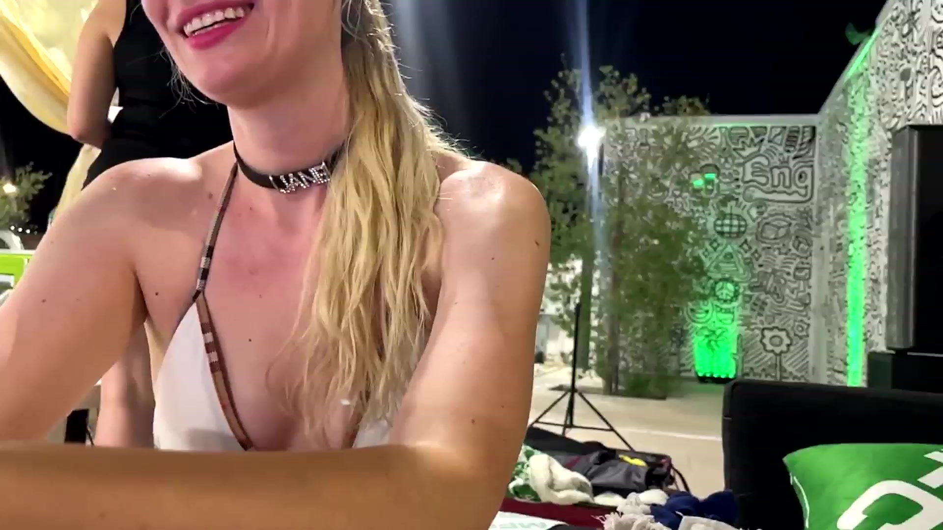 Gallery image thumbnail from JaneAllDay's myfreecams stream on, 10/10/2023, 03:16 image 5 of 20