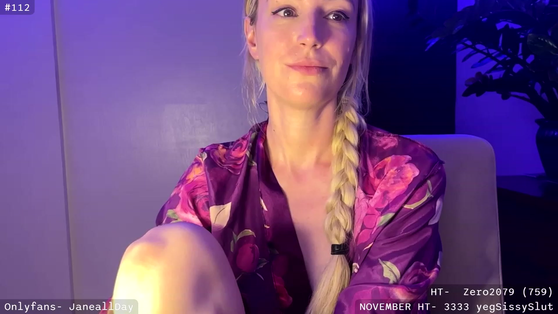 Gallery image thumbnail from JaneAllDay's myfreecams stream on, 11/22/2023, 06:35 image 18 of 20