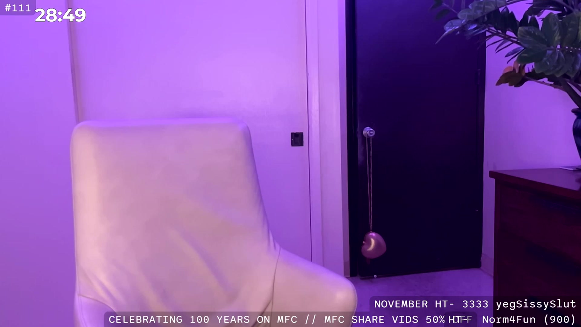 Gallery image thumbnail from JaneAllDay's myfreecams stream on, 11/25/2023, 06:39 image 8 of 20