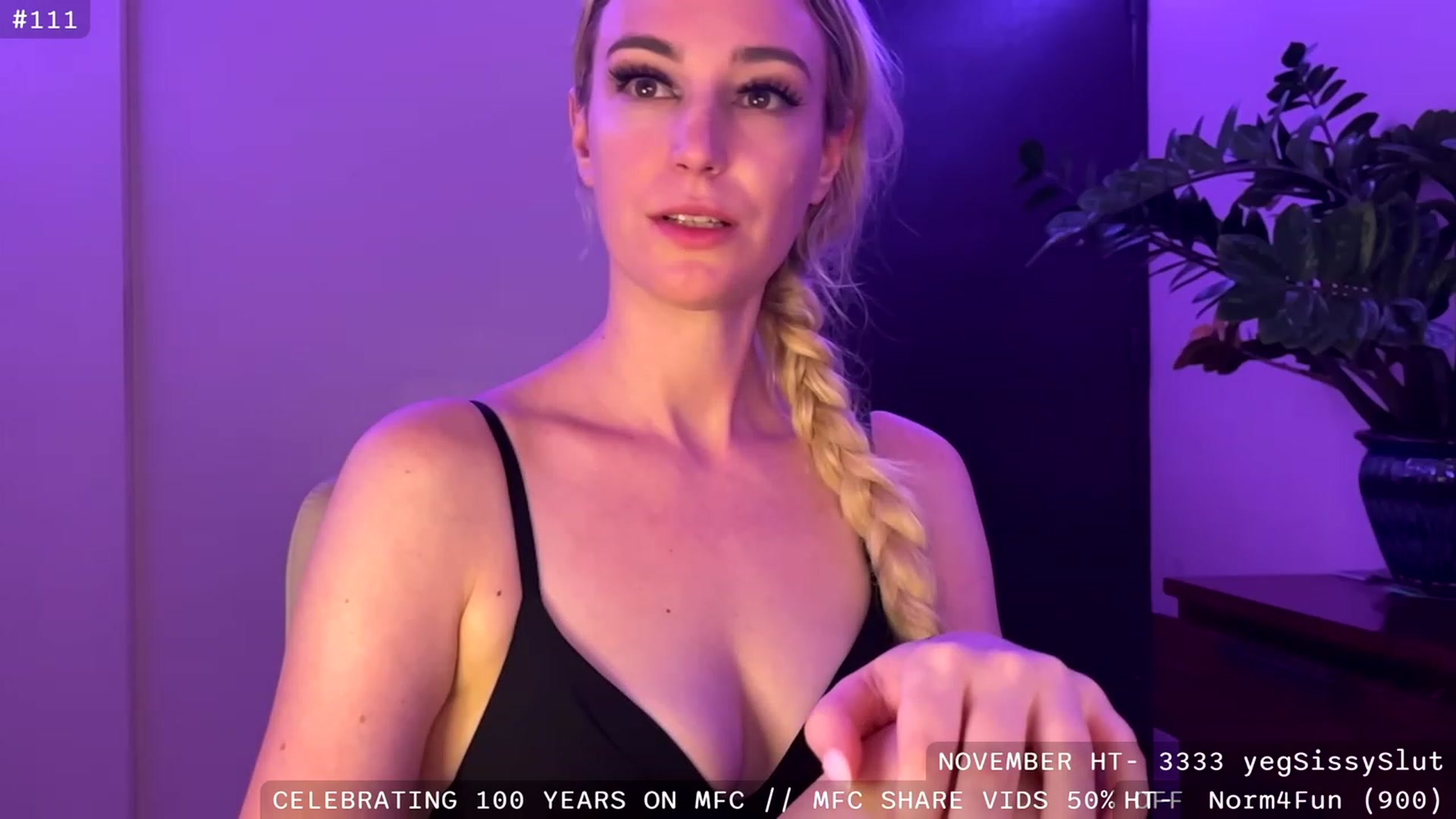 Gallery image thumbnail from JaneAllDay's myfreecams stream on, 11/25/2023, 06:39 image 5 of 20
