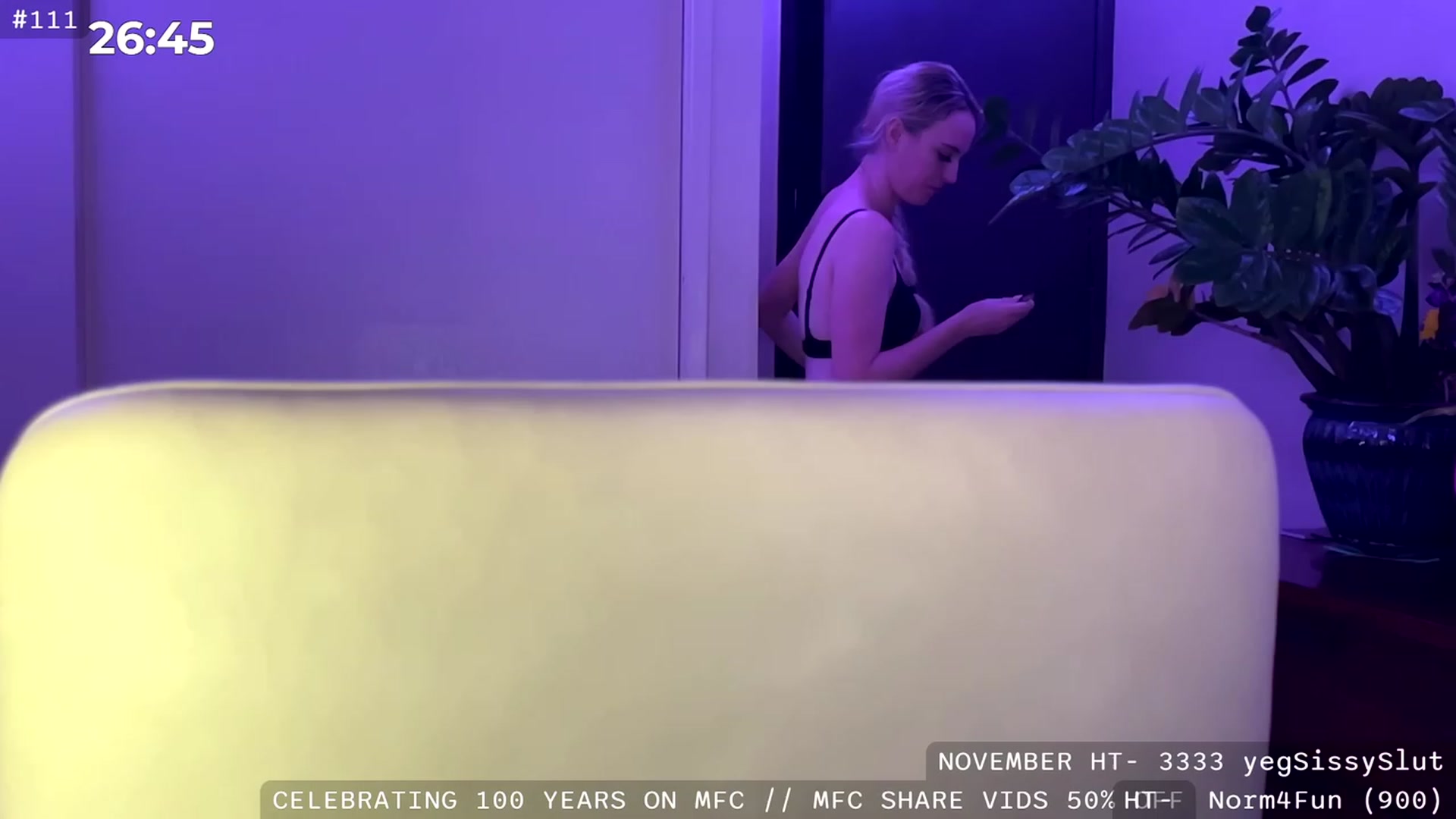 Gallery image thumbnail from JaneAllDay's myfreecams stream on, 11/25/2023, 06:39 image 10 of 20