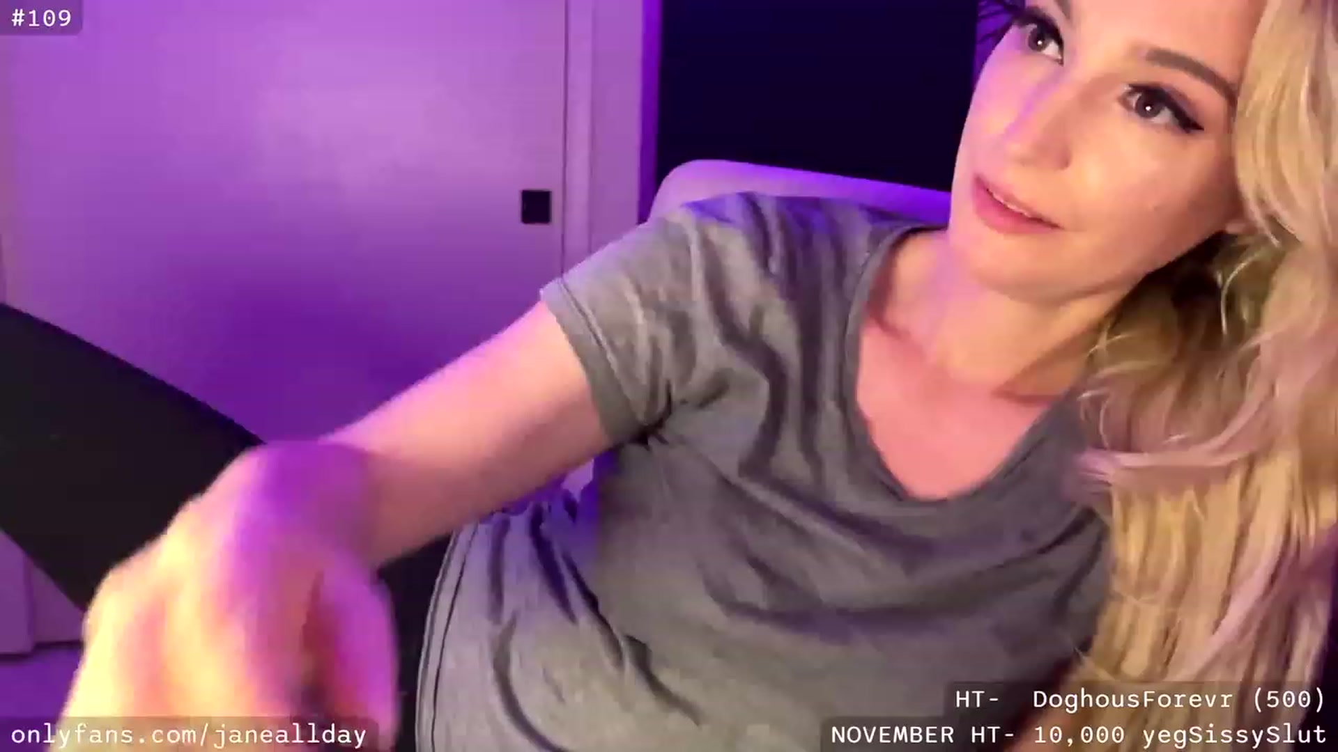 Gallery image thumbnail from JaneAllDay's myfreecams stream on, 11/30/2023, 05:31 image 2 of 20