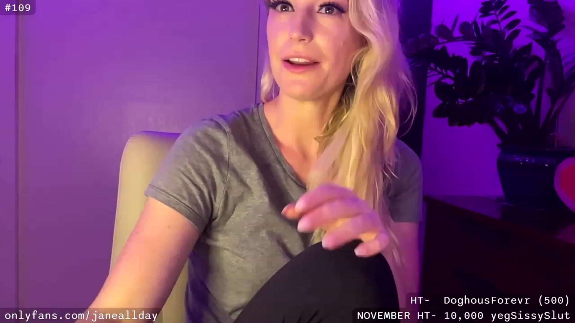 Gallery image thumbnail from JaneAllDay's myfreecams stream on, 11/30/2023, 05:31 image 8 of 20