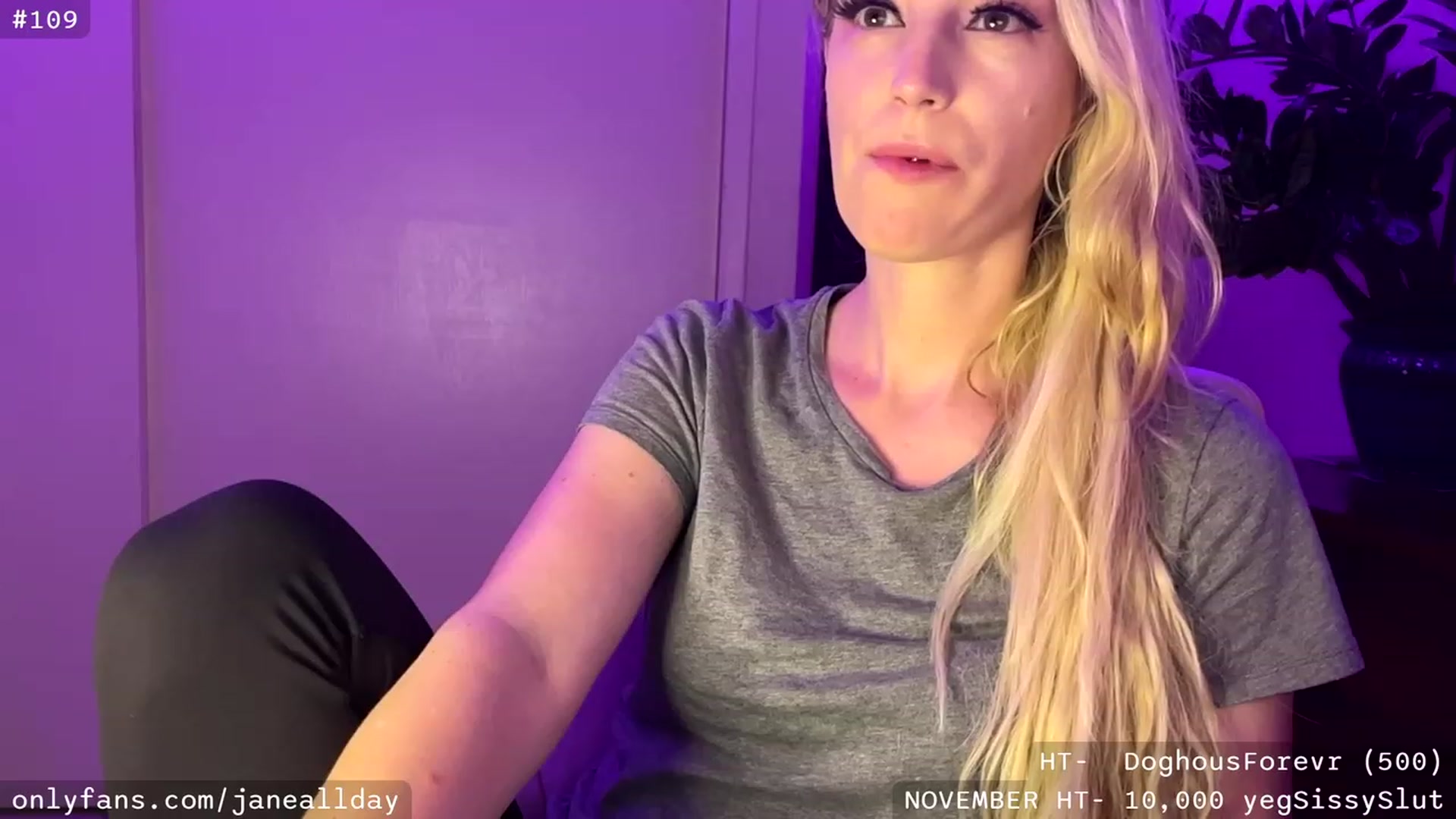Gallery image thumbnail from JaneAllDay's myfreecams stream on, 11/30/2023, 05:31 image 19 of 20