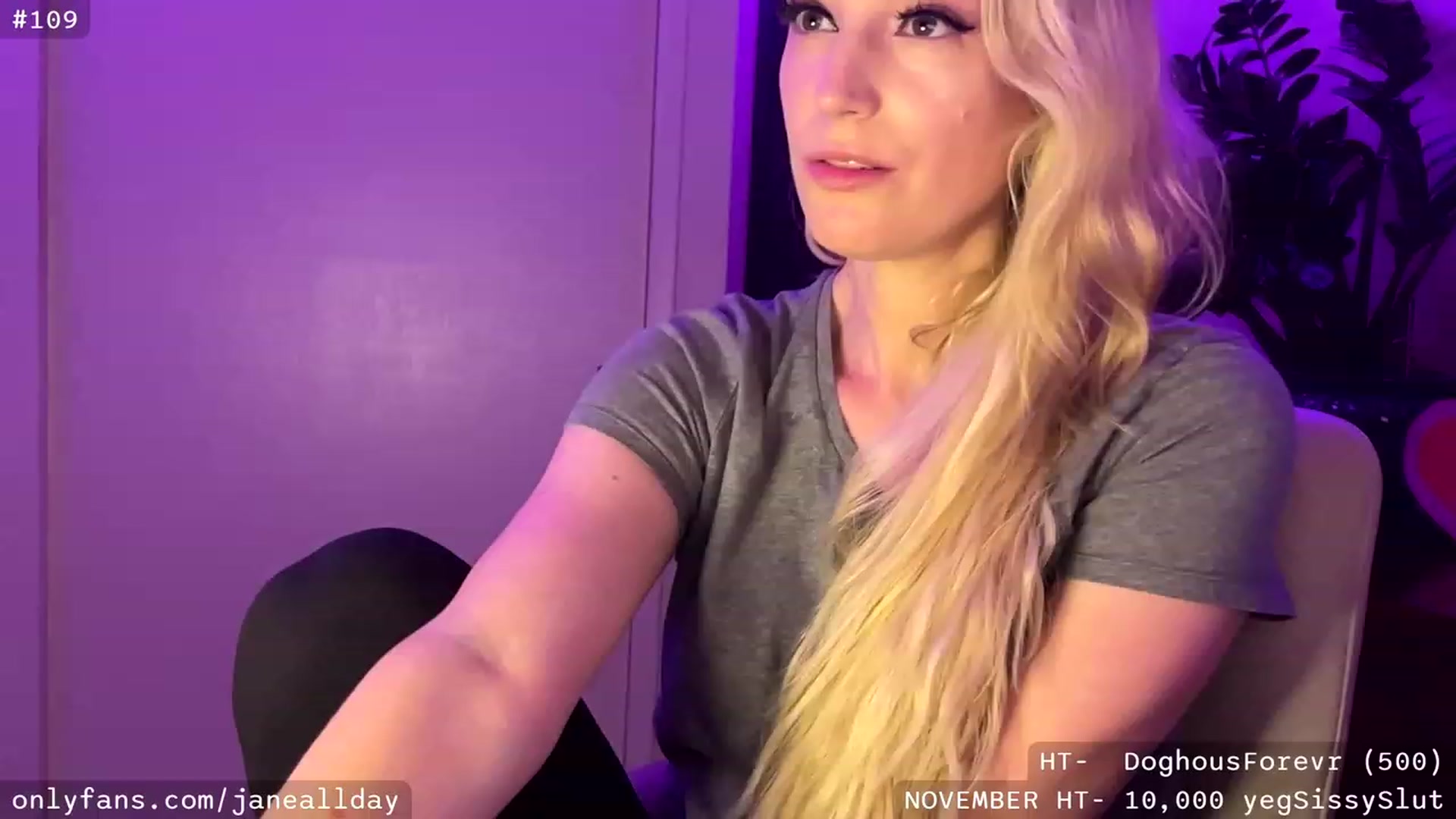 Gallery image thumbnail from JaneAllDay's myfreecams stream on, 11/30/2023, 05:31 image 9 of 20