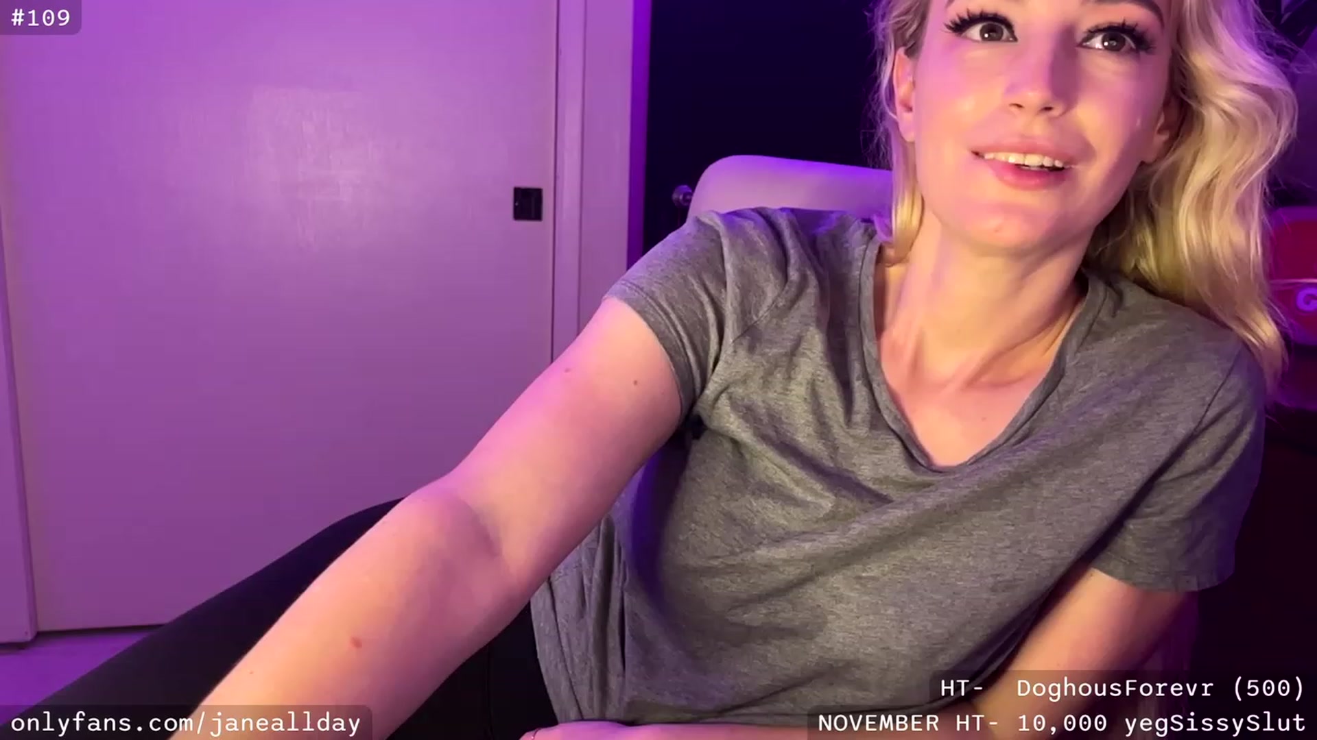 Gallery image thumbnail from JaneAllDay's myfreecams stream on, 11/30/2023, 05:31 image 5 of 20