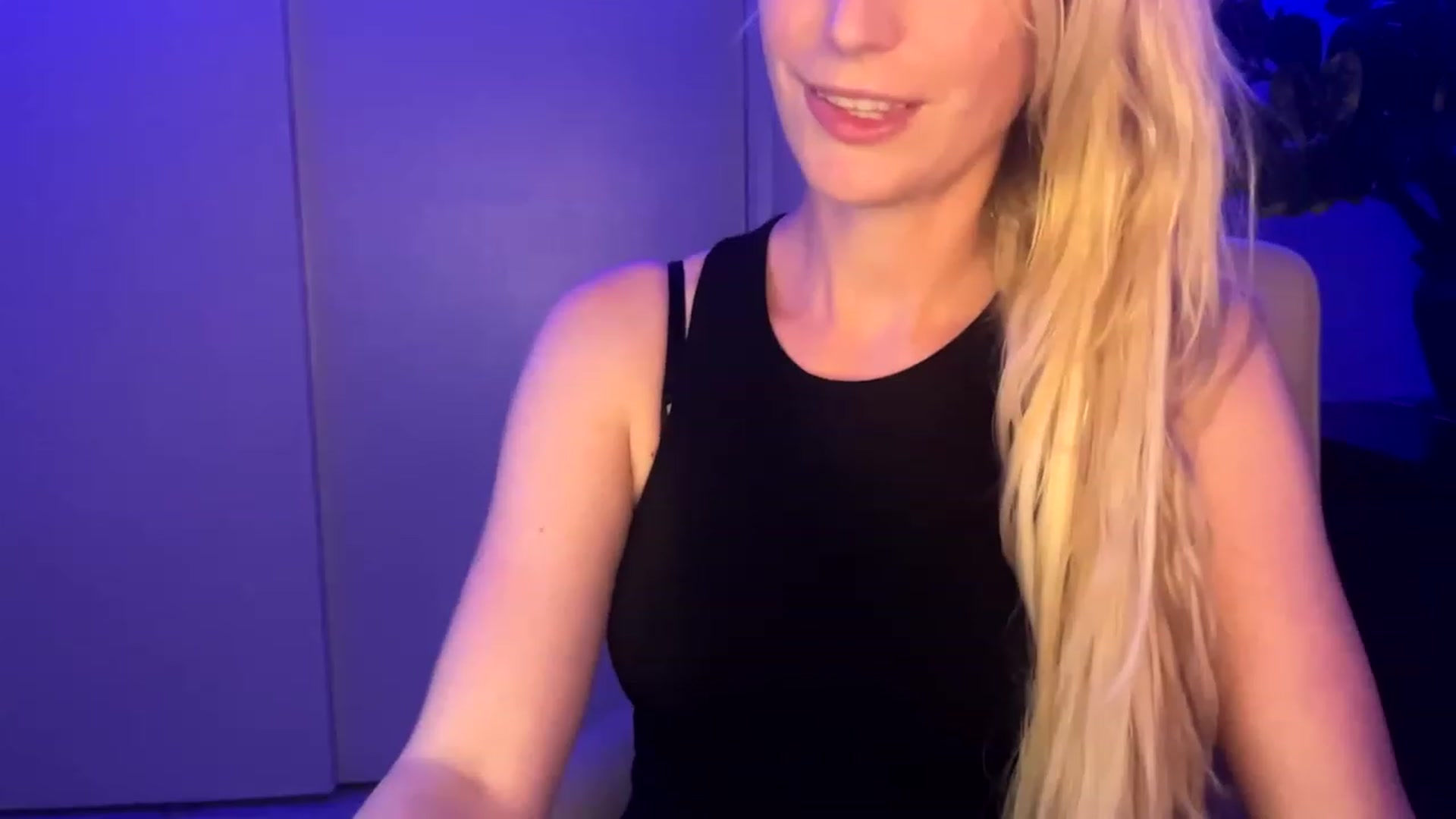 Gallery image thumbnail from JaneAllDay's myfreecams stream on, 12/05/2023, 04:30 image 17 of 20