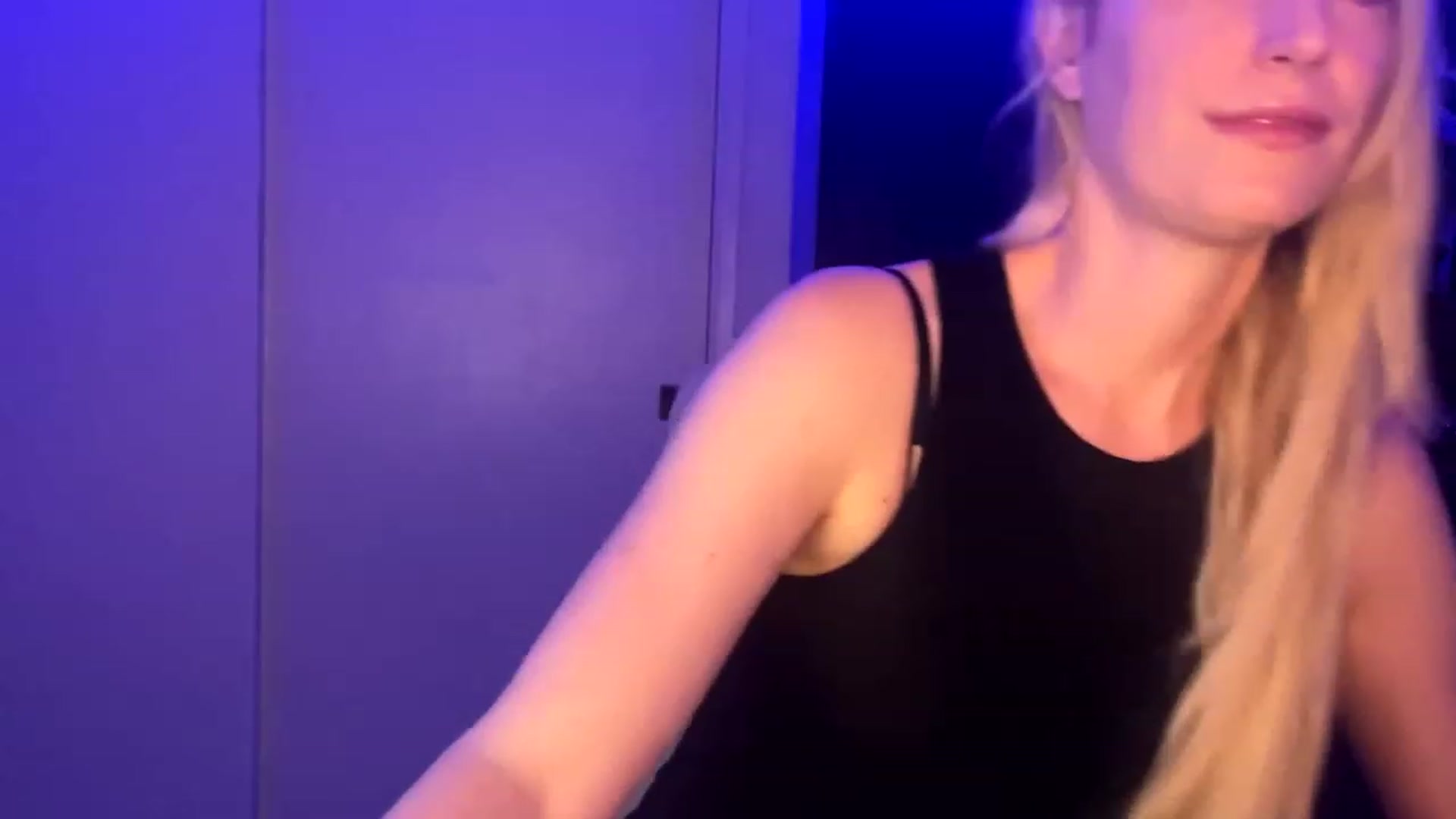 Gallery image thumbnail from JaneAllDay's myfreecams stream on, 12/05/2023, 04:30 image 20 of 20