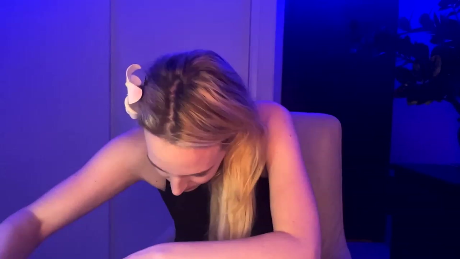Gallery image thumbnail from JaneAllDay's myfreecams stream on, 12/05/2023, 06:16 image 6 of 20