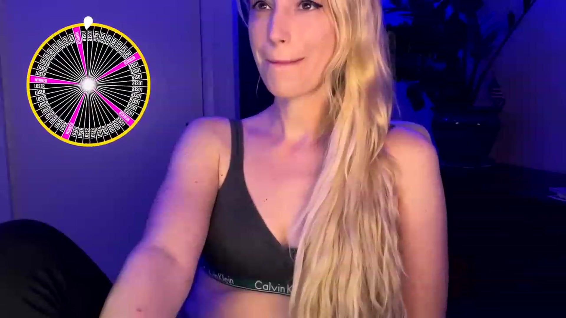 Gallery image thumbnail from JaneAllDay's myfreecams stream on, 12/06/2023, 04:29 image 18 of 20