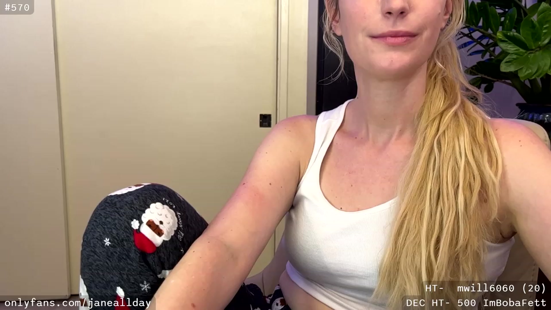 Gallery image thumbnail from JaneAllDay's myfreecams stream on, 12/08/2023, 01:55 image 18 of 20
