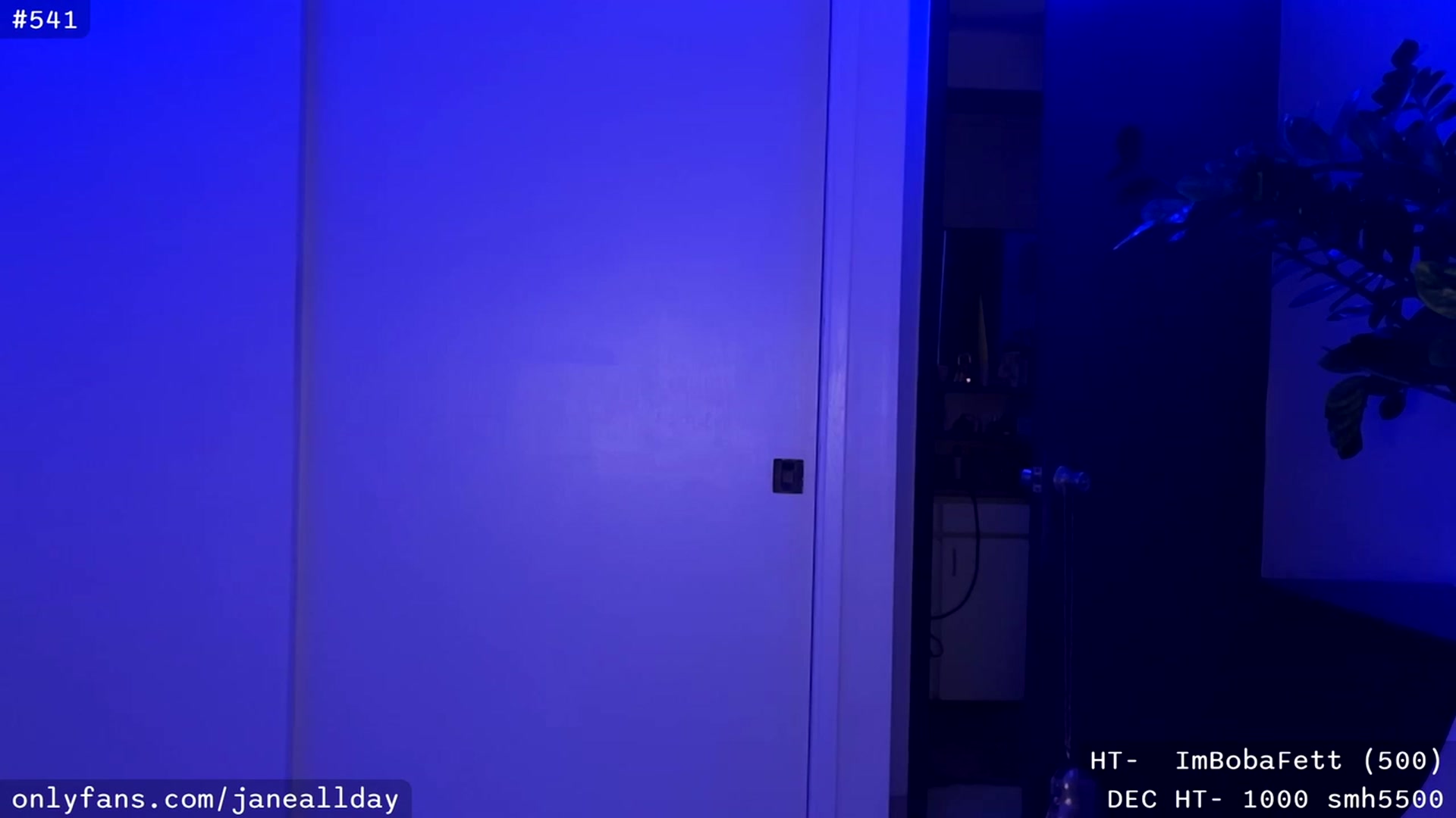 Gallery image thumbnail from JaneAllDay's myfreecams stream on, 12/11/2023, 06:28 image 16 of 20