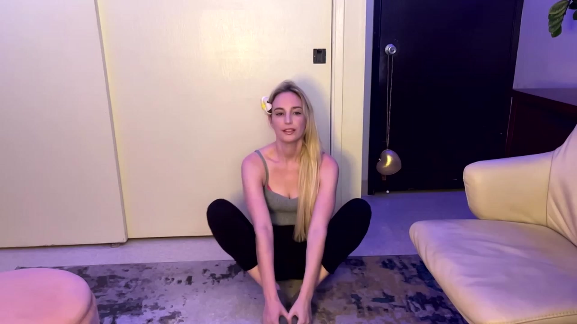 Gallery image thumbnail from JaneAllDay's myfreecams stream on, 12/16/2023, 07:13 image 2 of 20