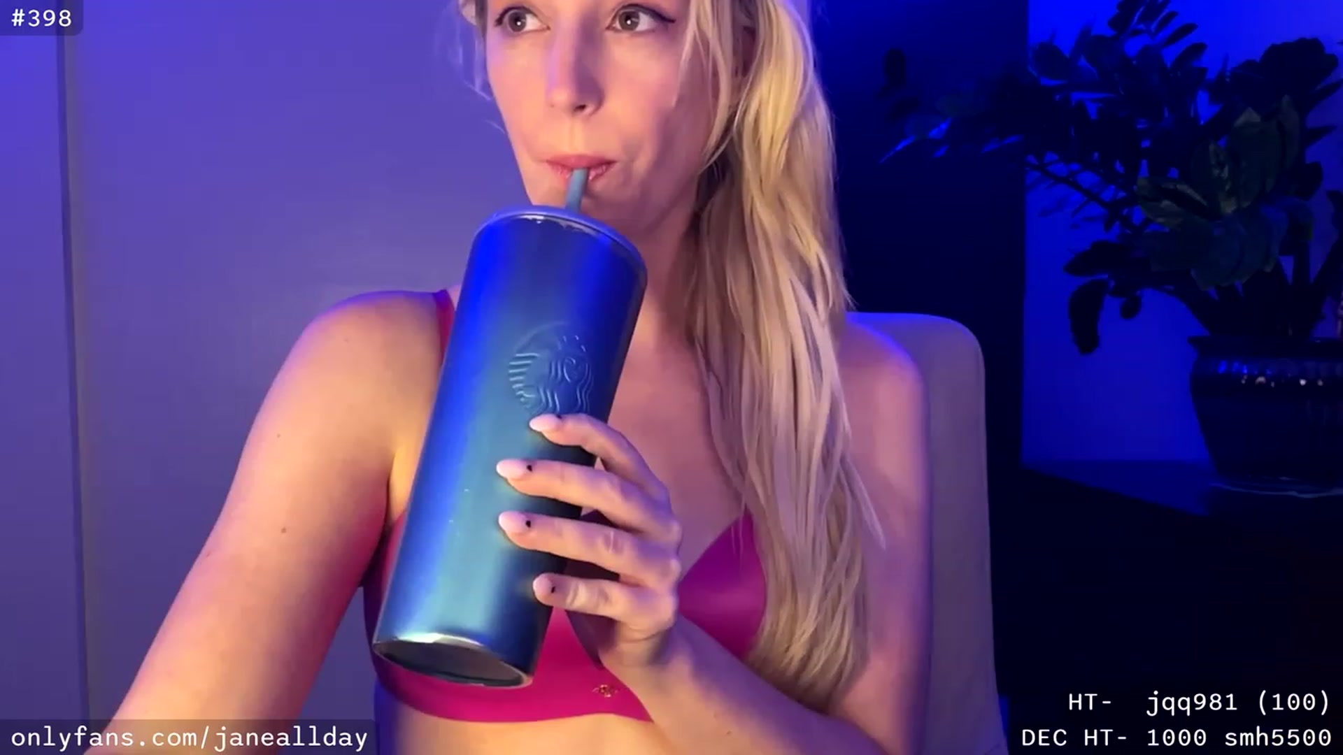 Gallery image thumbnail from JaneAllDay's myfreecams stream on, 12/16/2023, 07:13 image 13 of 20