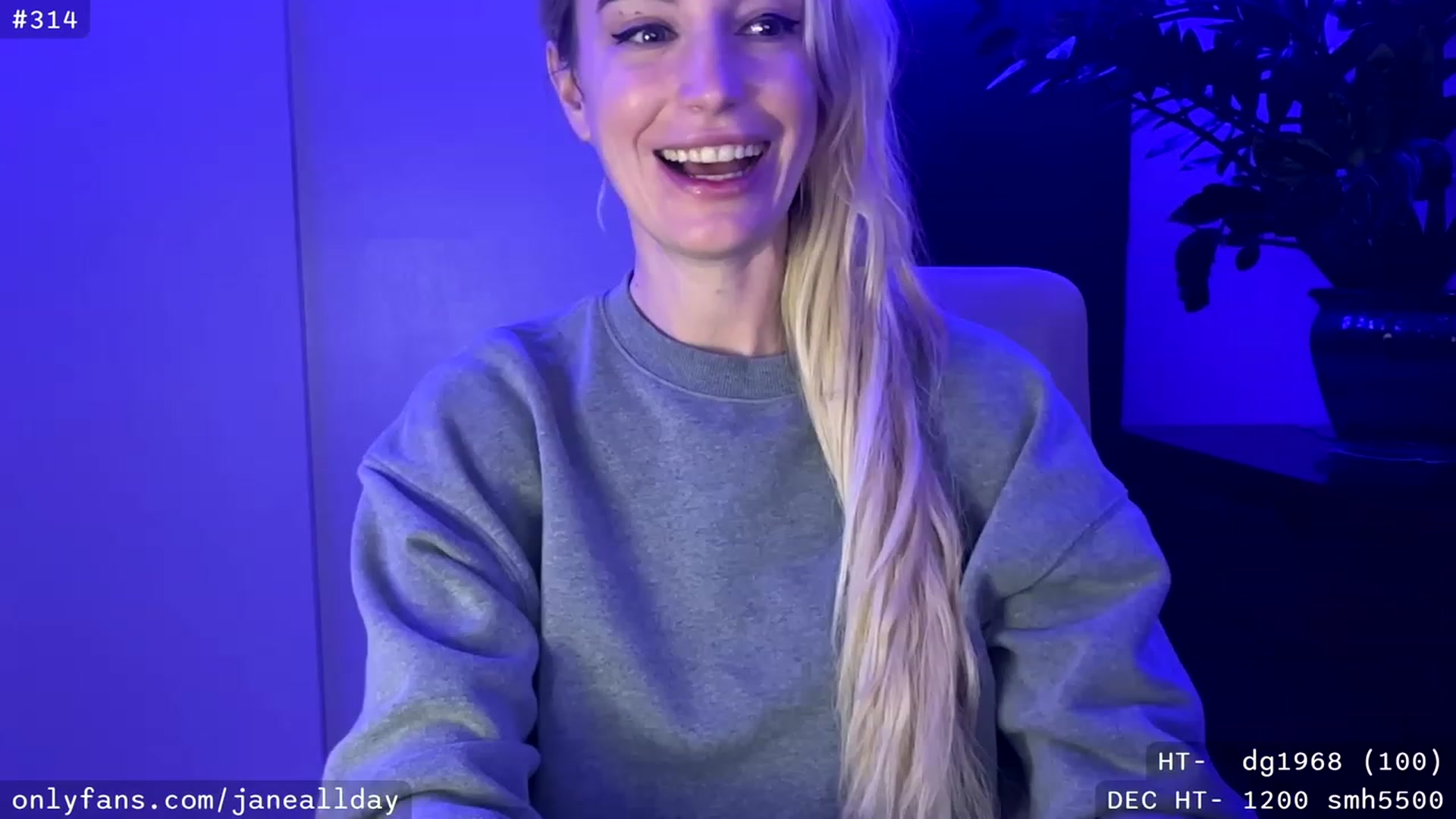 Gallery image thumbnail from JaneAllDay's myfreecams stream on, 12/22/2023, 05:09 image 13 of 20