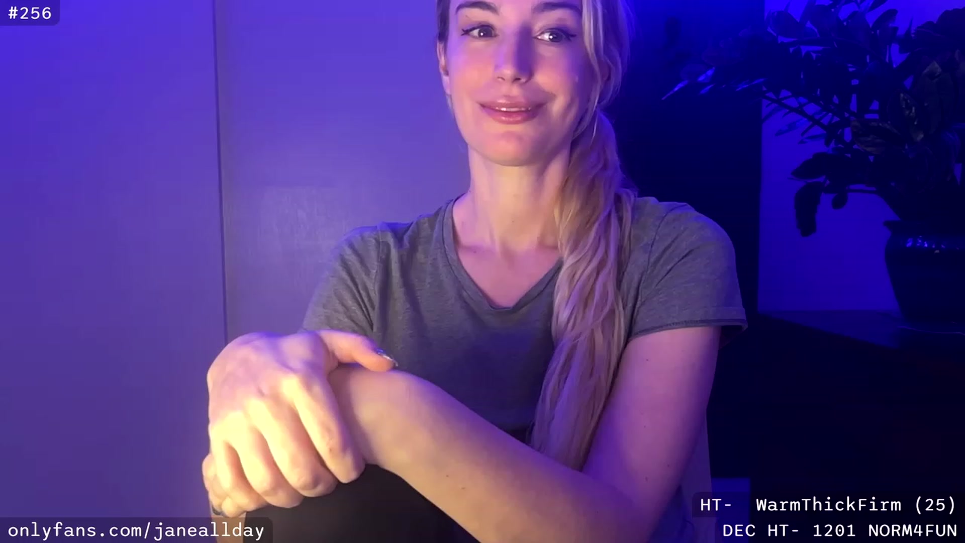 Gallery image thumbnail from JaneAllDay's myfreecams stream on, 12/24/2023, 06:43 image 9 of 20