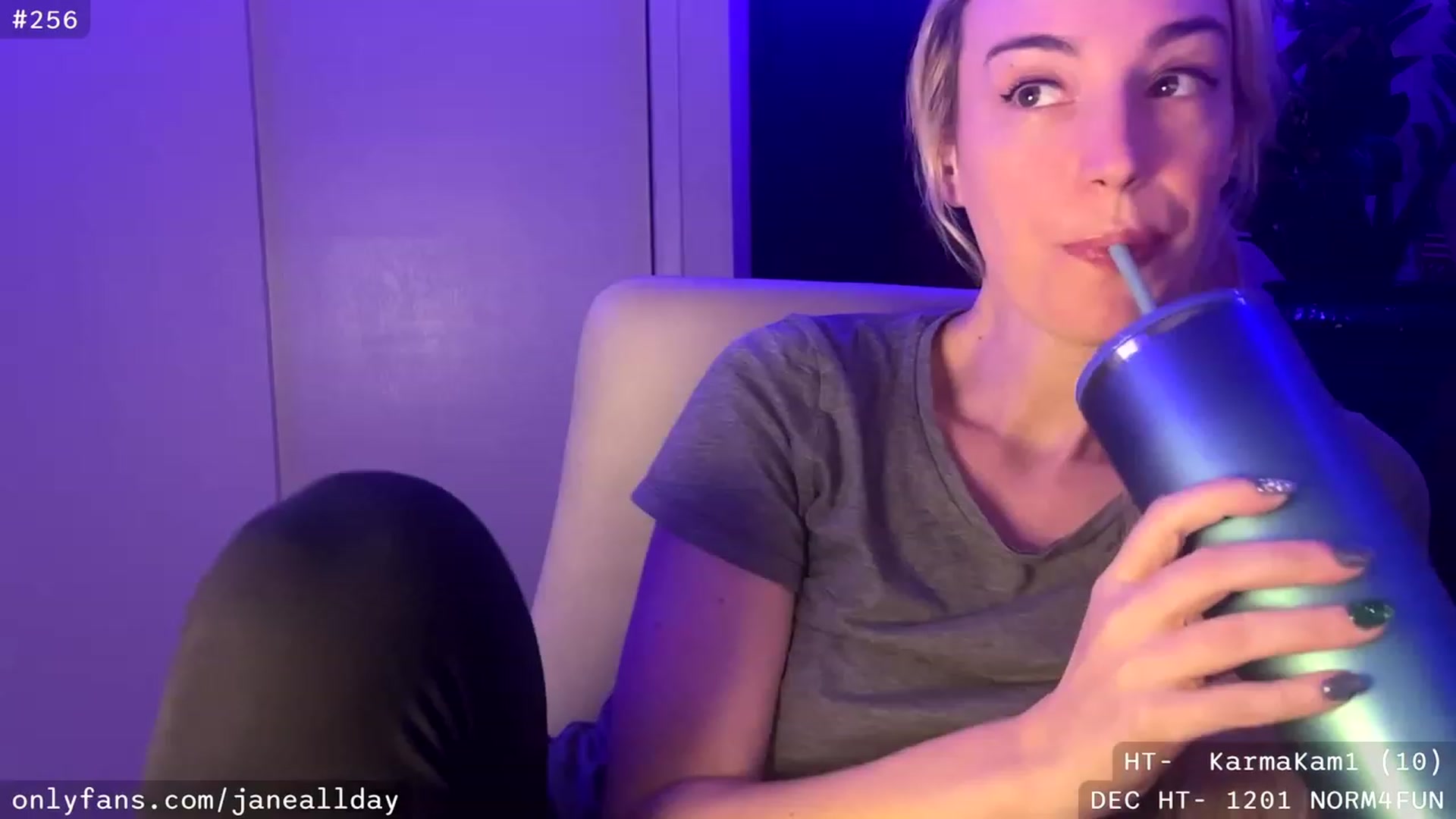 Gallery image thumbnail from JaneAllDay's myfreecams stream on, 12/24/2023, 06:43 image 4 of 20